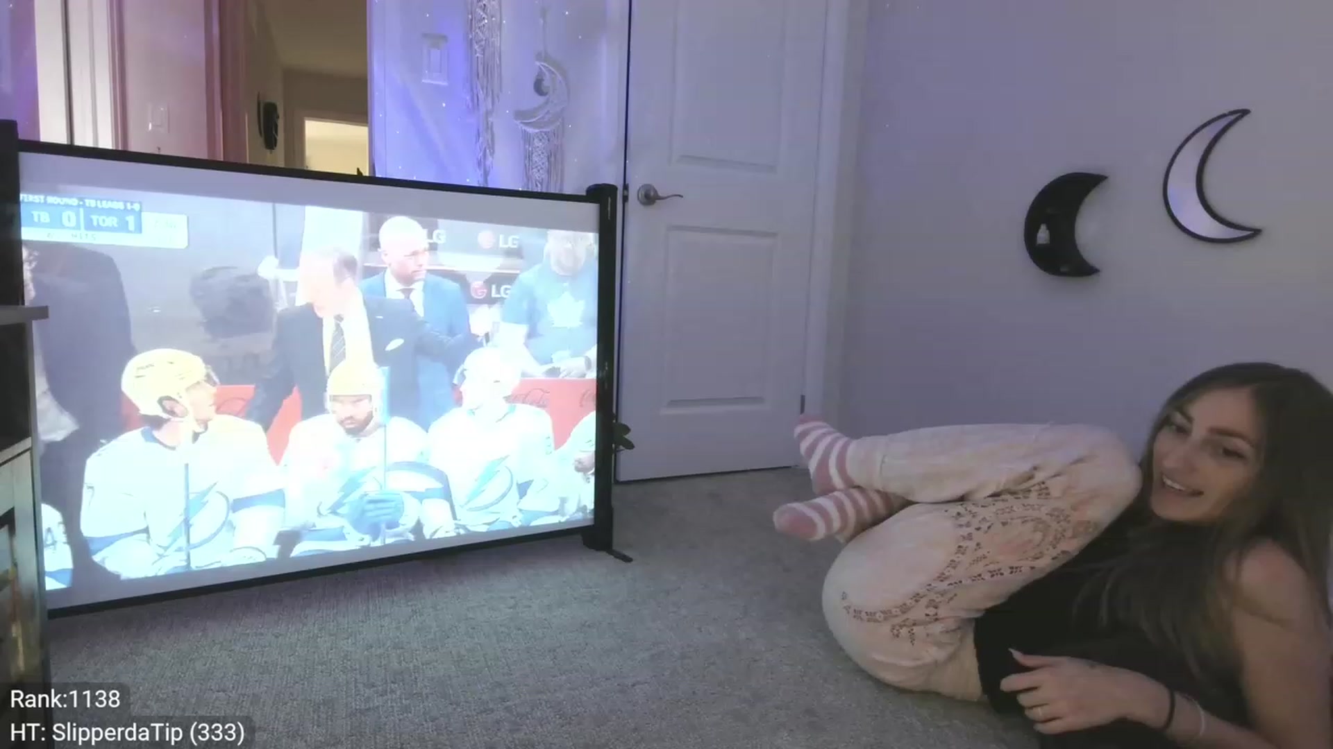 Gallery image thumbnail from HippyBabee's myfreecams stream on, 04/21/2023, 24:55 image 2 of 20