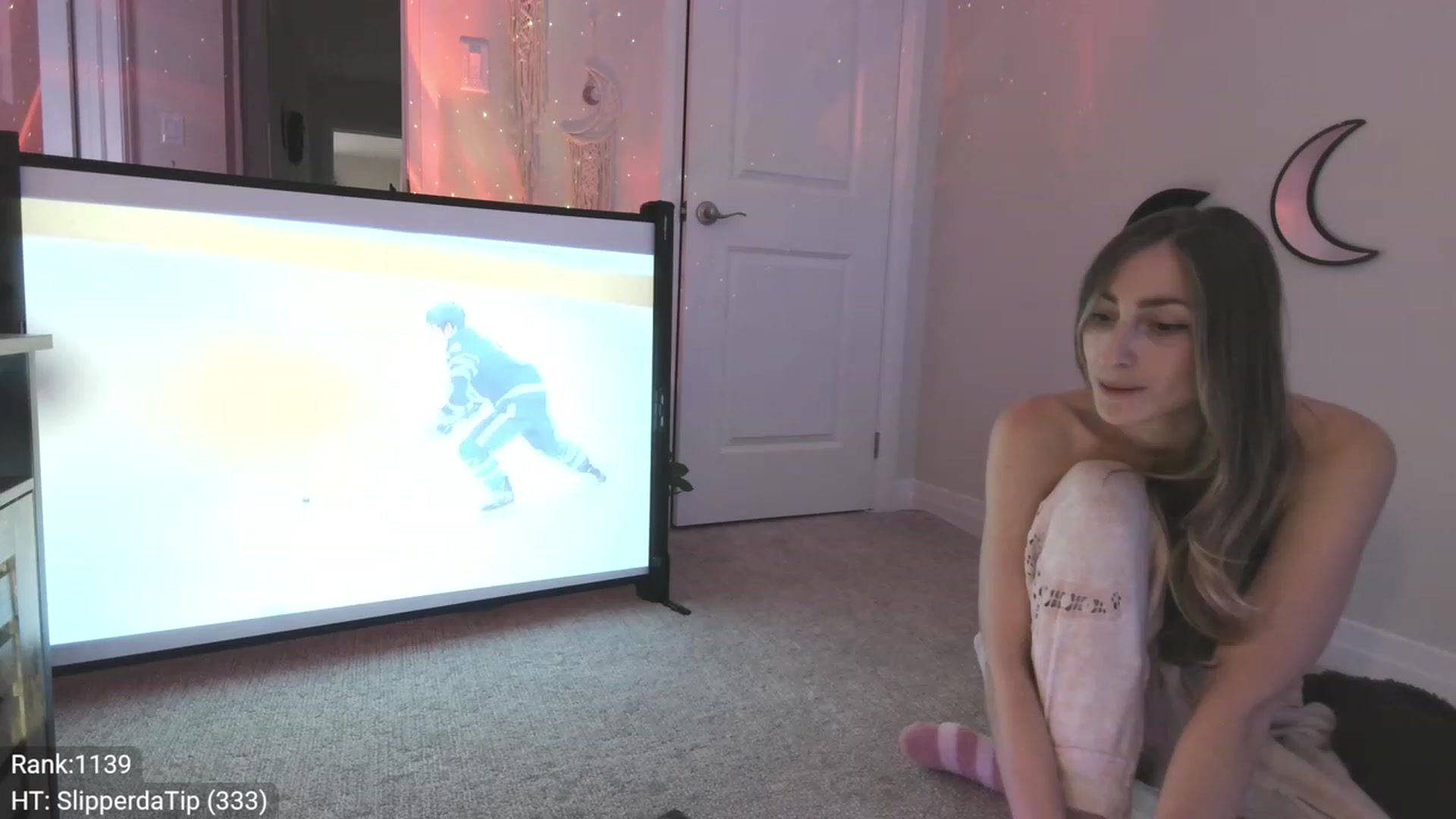 Gallery image thumbnail from HippyBabee's myfreecams stream on, 04/21/2023, 24:55 image 7 of 20