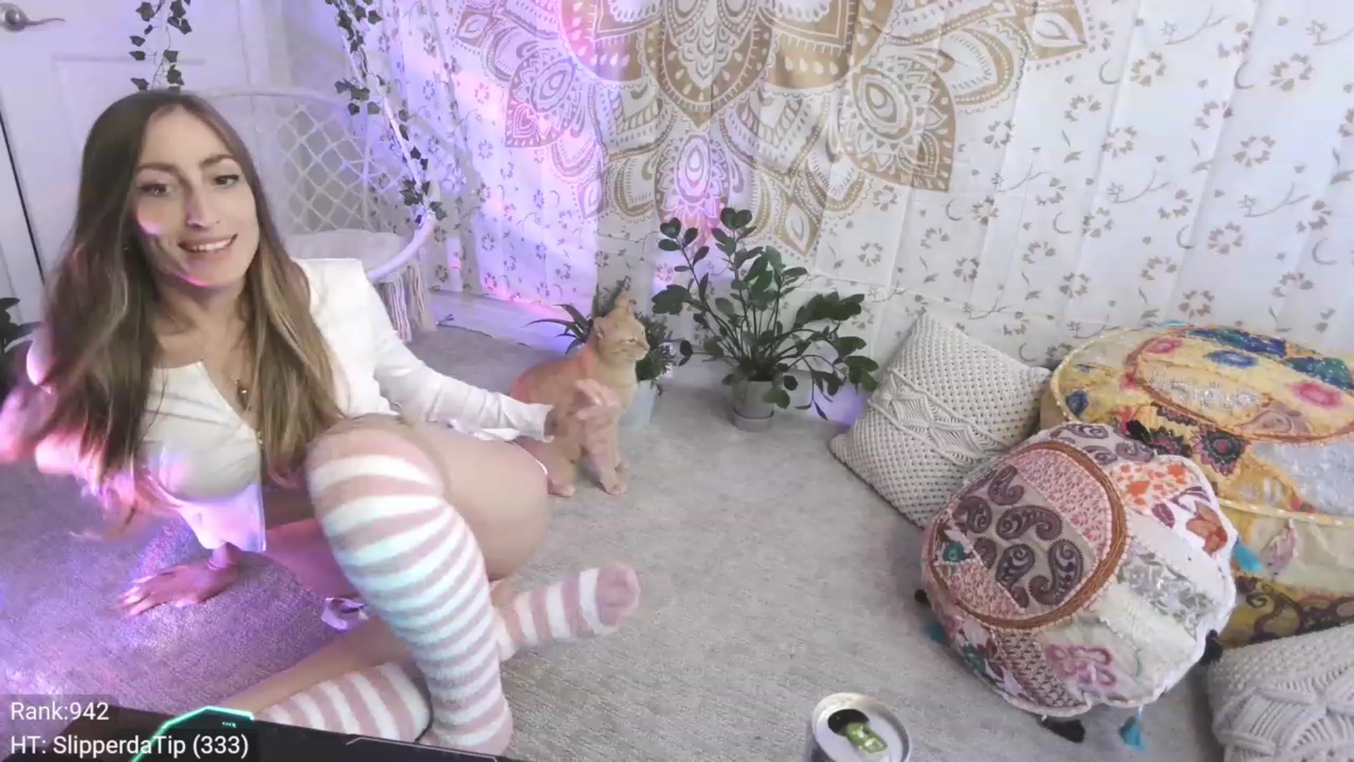 Gallery image thumbnail from HippyBabee's myfreecams stream on, 05/09/2023, 01:11 image 3 of 20