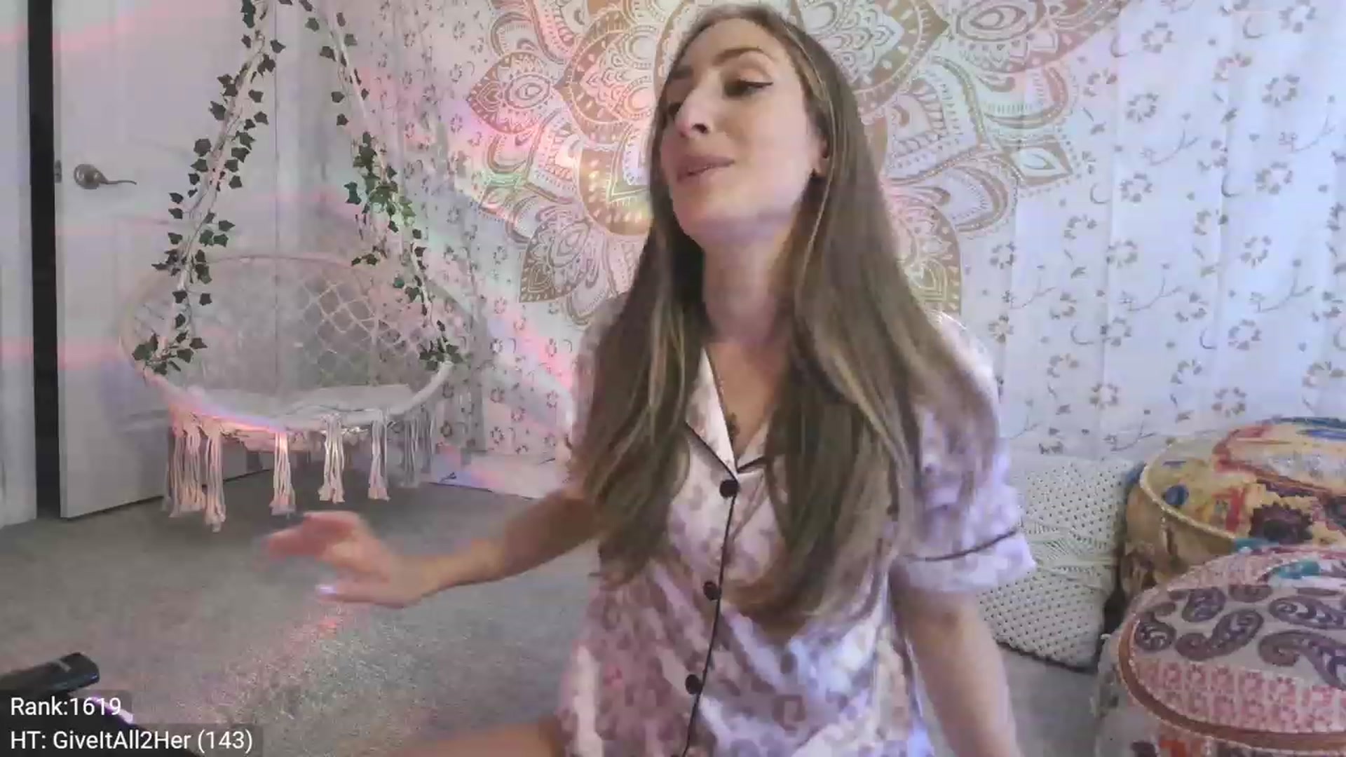Gallery image thumbnail from HippyBabee's myfreecams stream on, 05/16/2023, 24:48 image 7 of 20