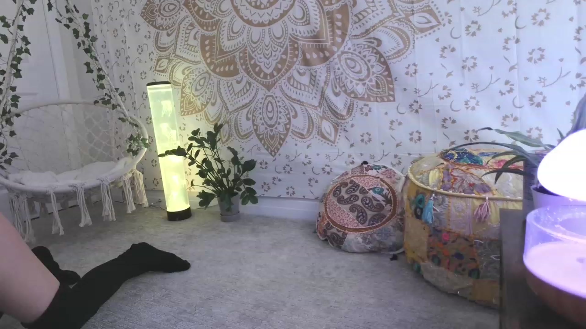 Gallery image thumbnail from HippyBabee's myfreecams stream on, 06/12/2023, 23:27 image 4 of 20