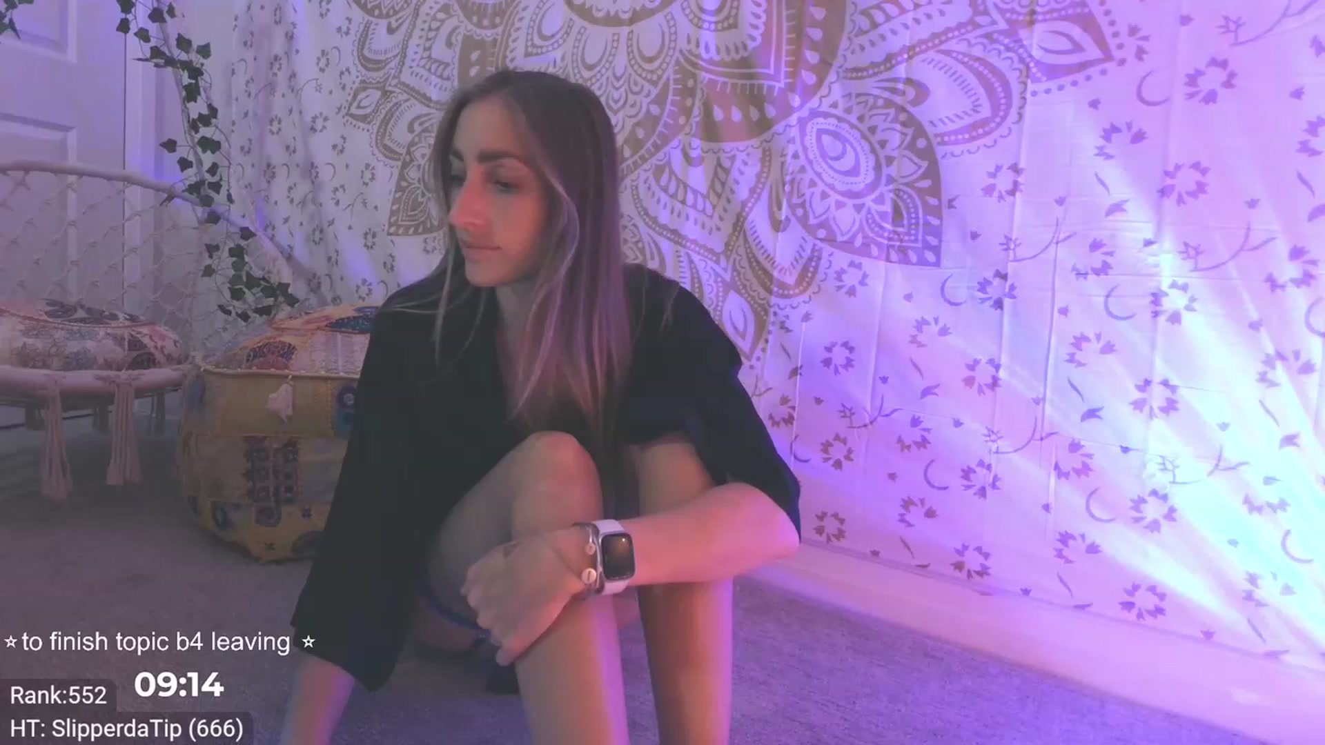 Gallery image thumbnail from HippyBabee's myfreecams stream on, 06/28/2023, 04:30 image 10 of 20