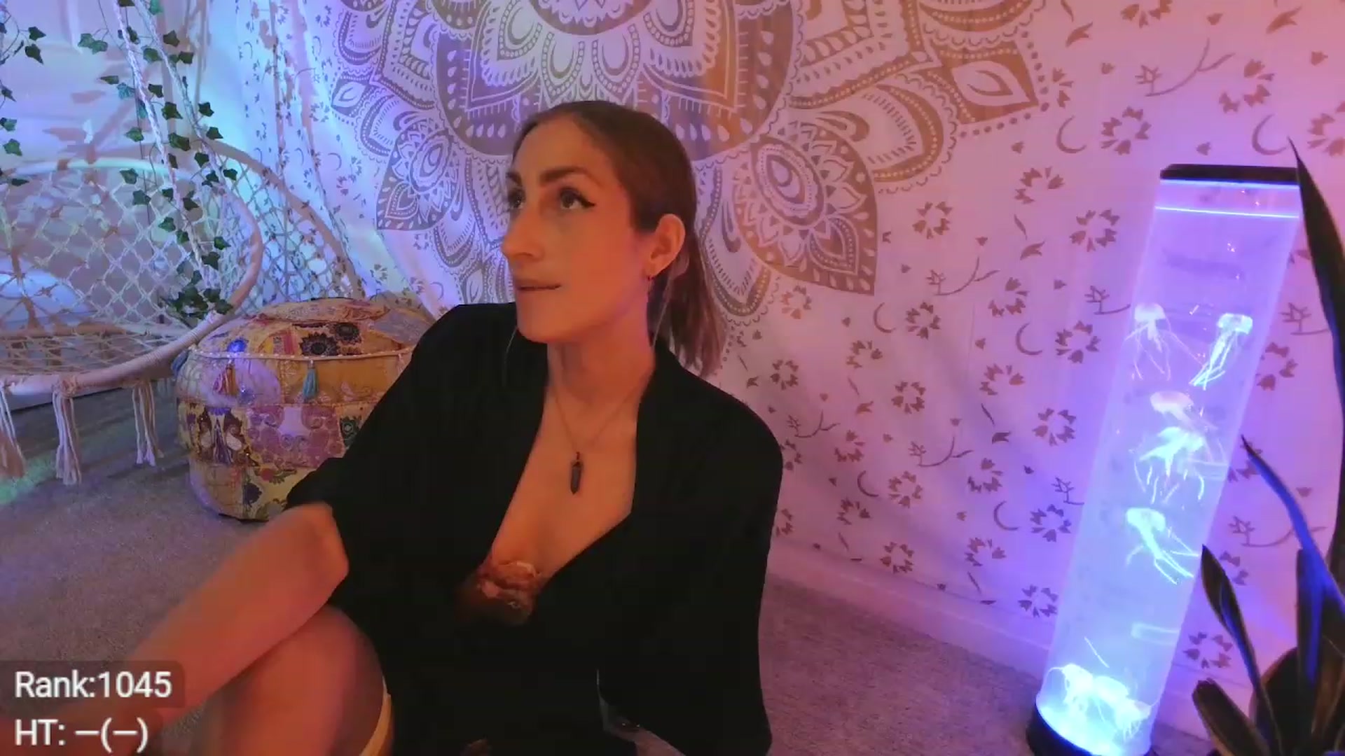 Gallery image thumbnail from HippyBabee's myfreecams stream on, 07/26/2023, 03:21 image 3 of 20