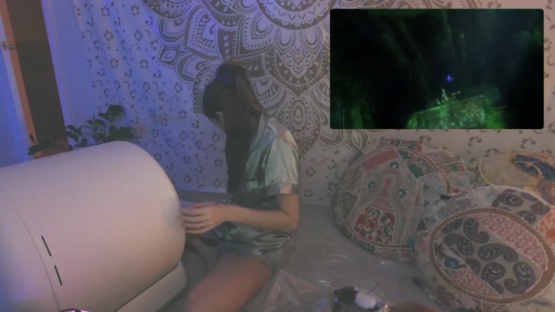 Gallery image thumbnail from HippyBabee's myfreecams stream on, 04/03/2024, 24:45 image 11 of 20