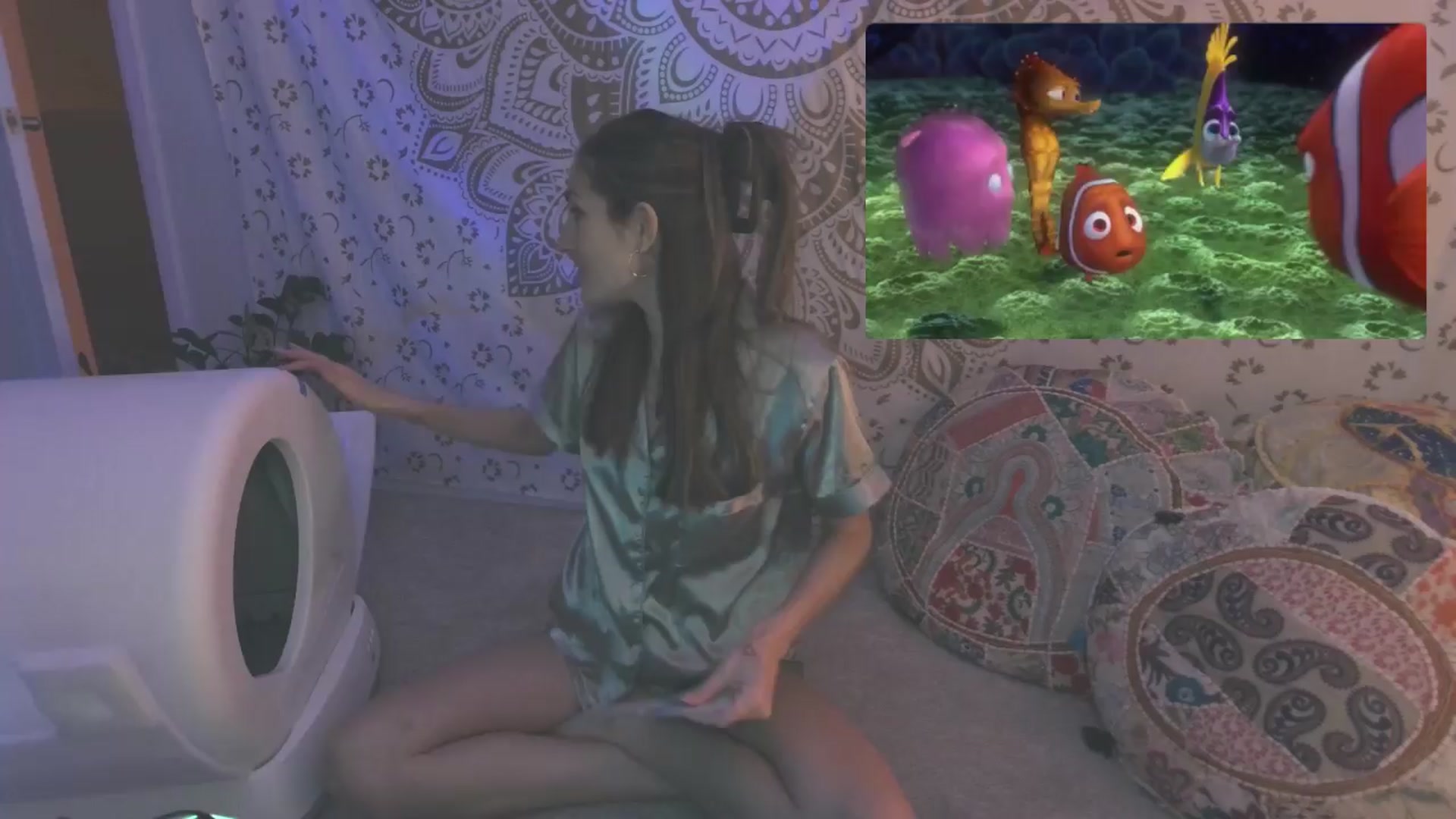 Gallery image thumbnail from HippyBabee's myfreecams stream on, 04/03/2024, 24:45 image 6 of 20