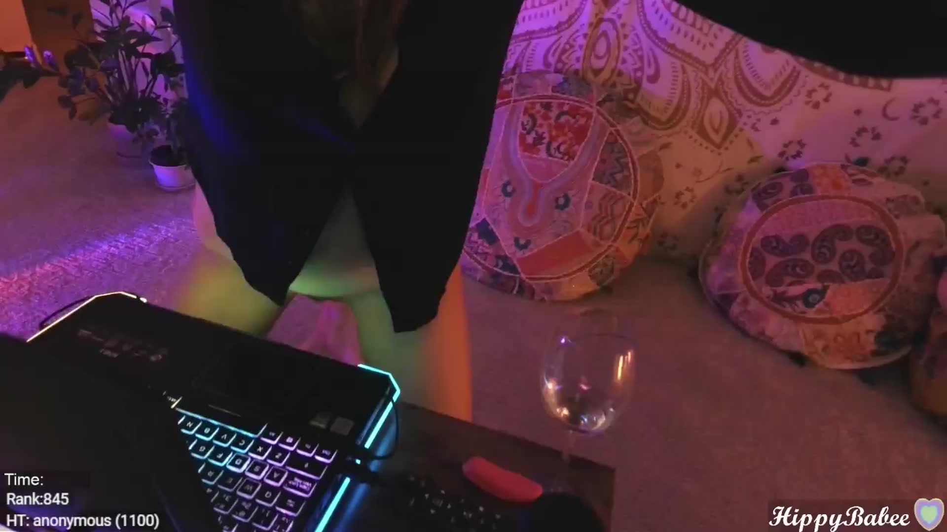 Gallery image thumbnail from HippyBabee's myfreecams stream on, 04/15/2024, 02:03 image 20 of 20