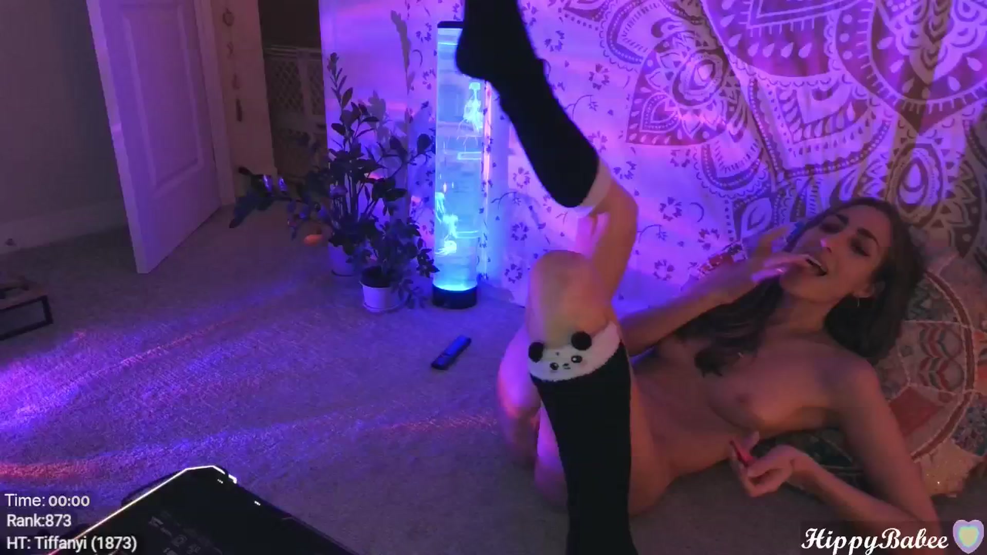 Gallery image thumbnail from HippyBabee's myfreecams stream on, 04/19/2024, 01:58 image 9 of 20