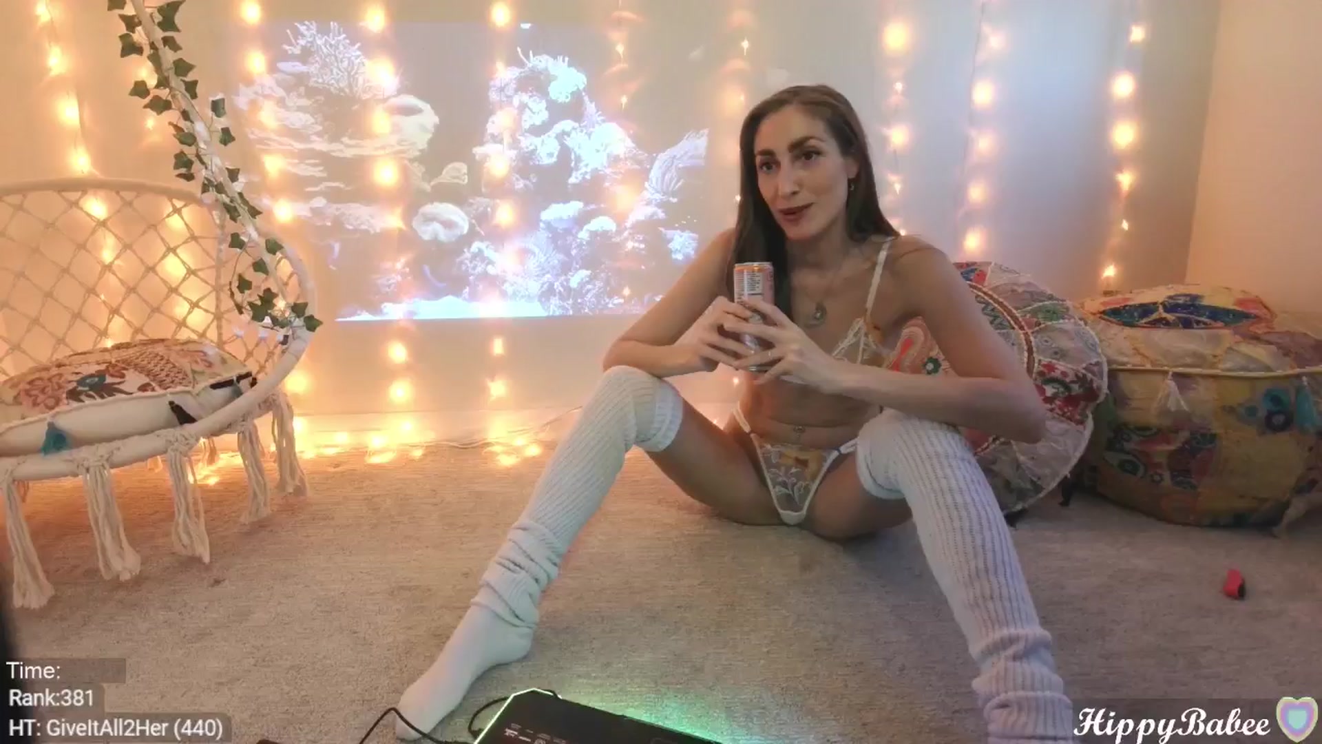 Gallery image thumbnail from HippyBabee's myfreecams stream on, 05/06/2024, 24:02 image 13 of 20