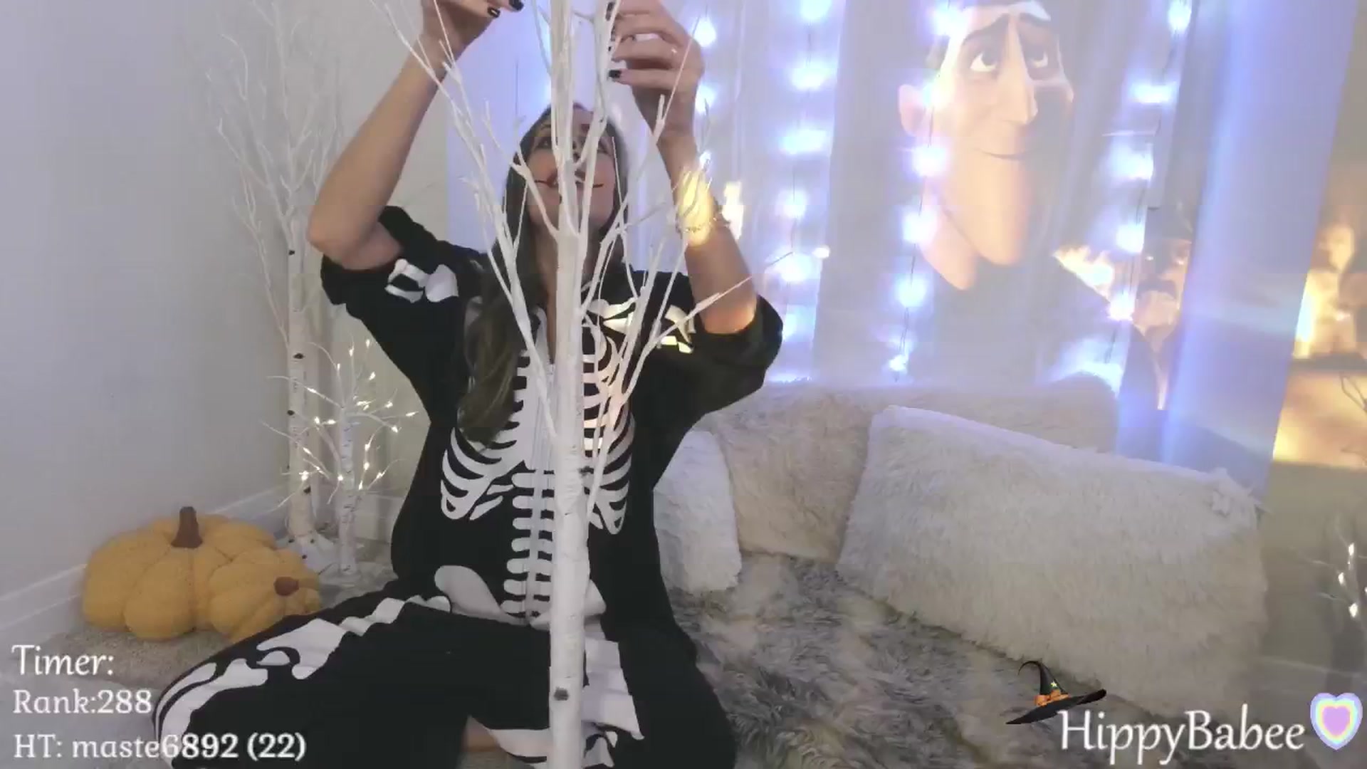 Gallery image thumbnail from HippyBabee's myfreecams stream on, 10/10/2024, 24:00 image 18 of 20