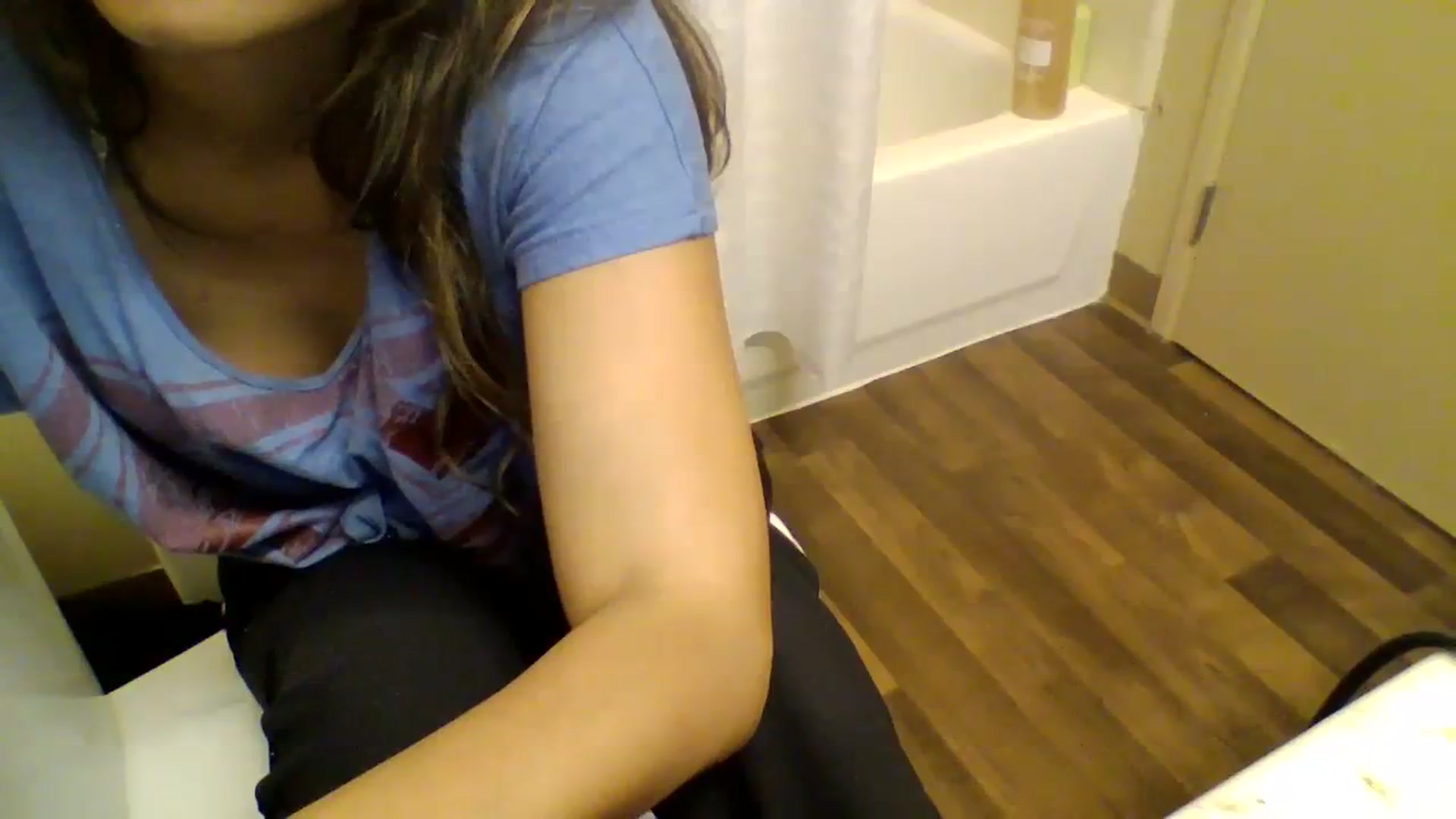 Gallery image thumbnail from HitsandTits's myfreecams stream on, 08/10/2023, 09:35 image 16 of 20