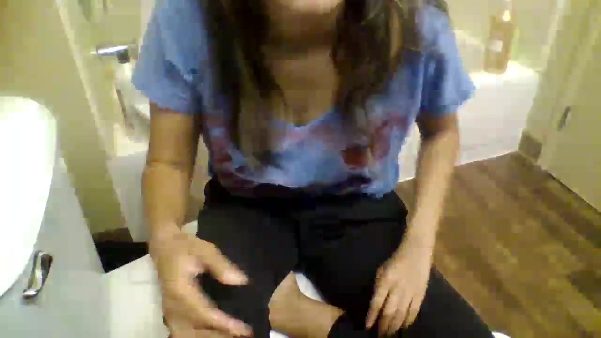 Gallery image thumbnail from HitsandTits's myfreecams stream on, 08/10/2023, 09:35 image 7 of 20