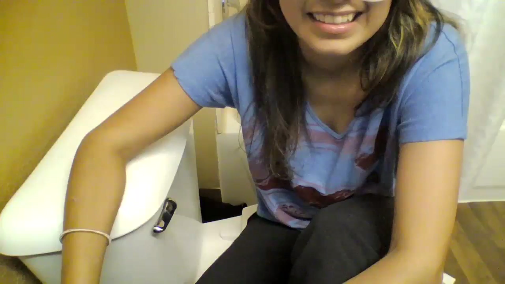Gallery image thumbnail from HitsandTits's myfreecams stream on, 08/10/2023, 09:35 image 3 of 20