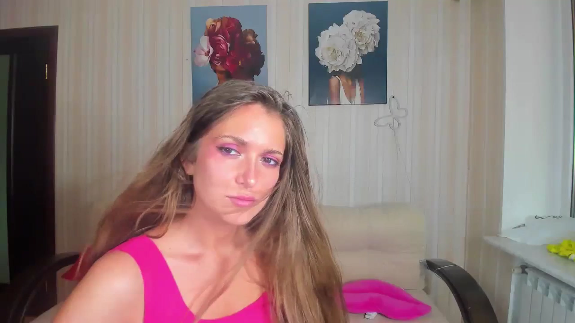 Gallery image thumbnail from HloeSky's myfreecams stream on, 07/29/2023, 09:47 image 6 of 20