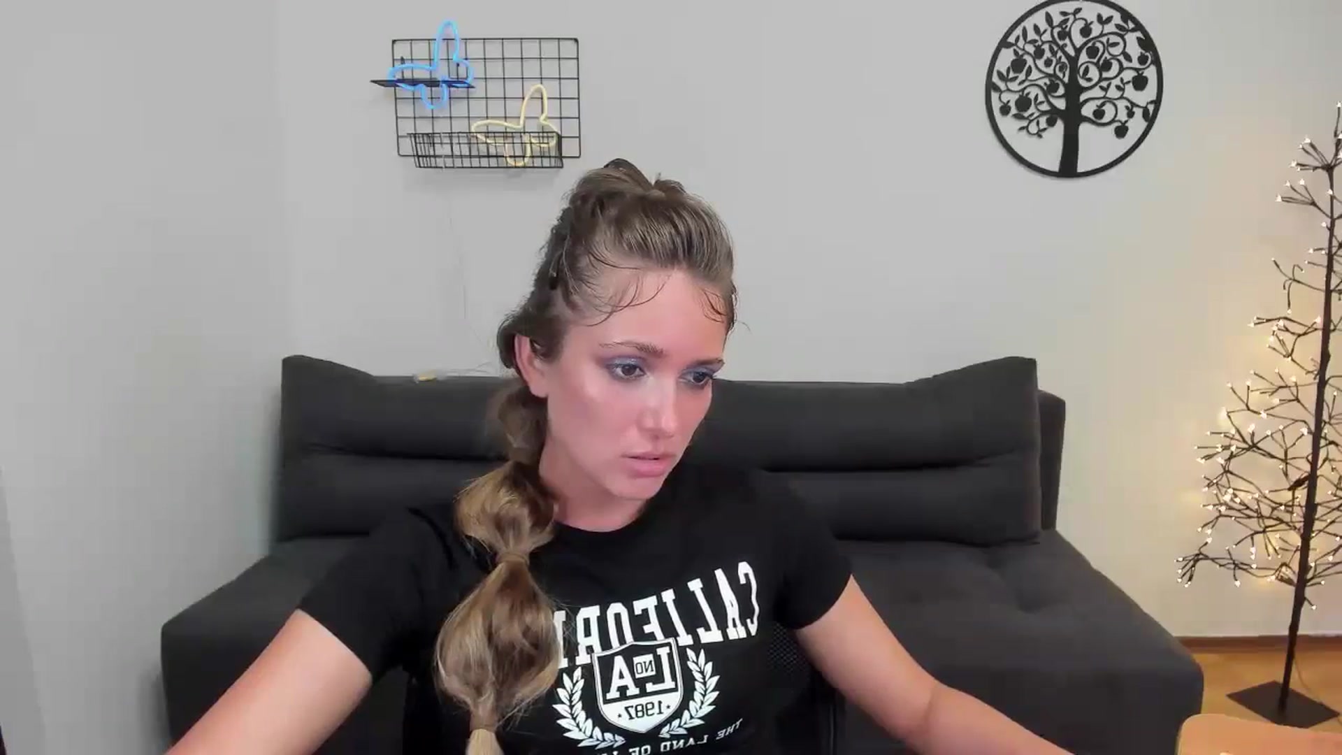 Gallery image thumbnail from HloeSky's myfreecams stream on, 07/31/2023, 17:35 image 10 of 20