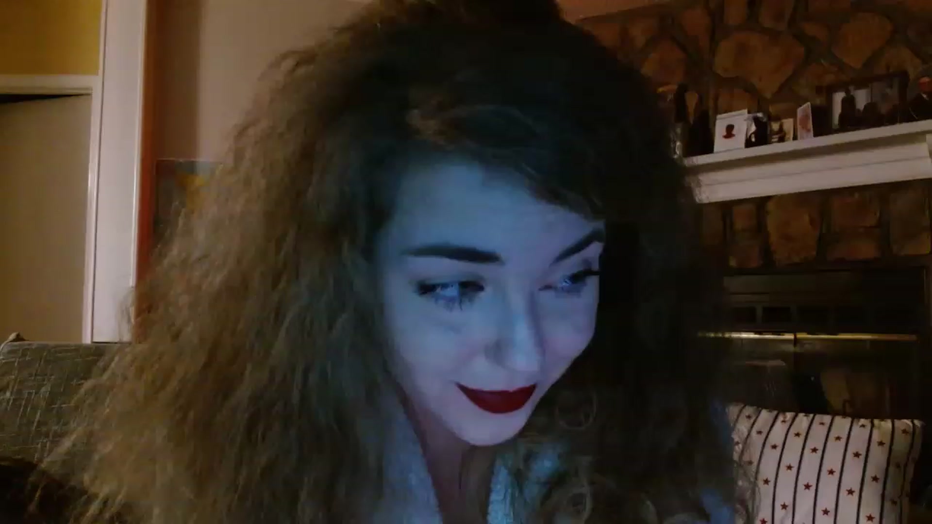 Gallery image thumbnail from HmschoolMamaT's myfreecams stream on, 11/16/2022, 08:24 image 18 of 20