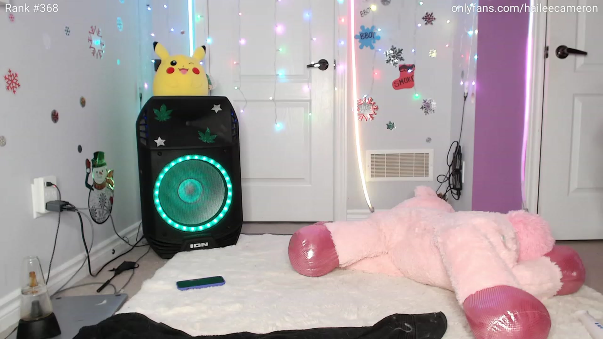 Gallery image thumbnail from HoHoHailee's myfreecams stream on, 12/10/2023, 11:09 image 12 of 20