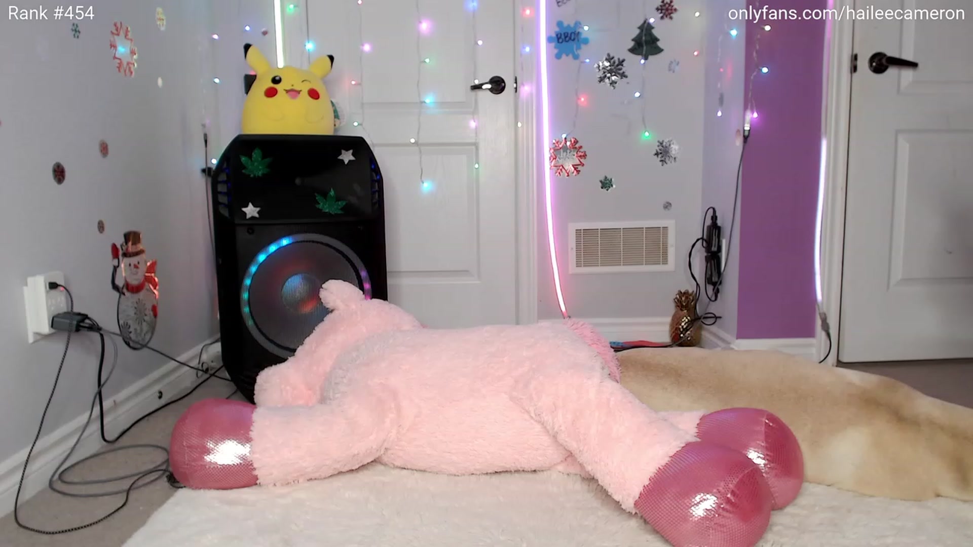 Gallery image thumbnail from HoHoHailee's myfreecams stream on, 12/13/2023, 04:26 image 15 of 20