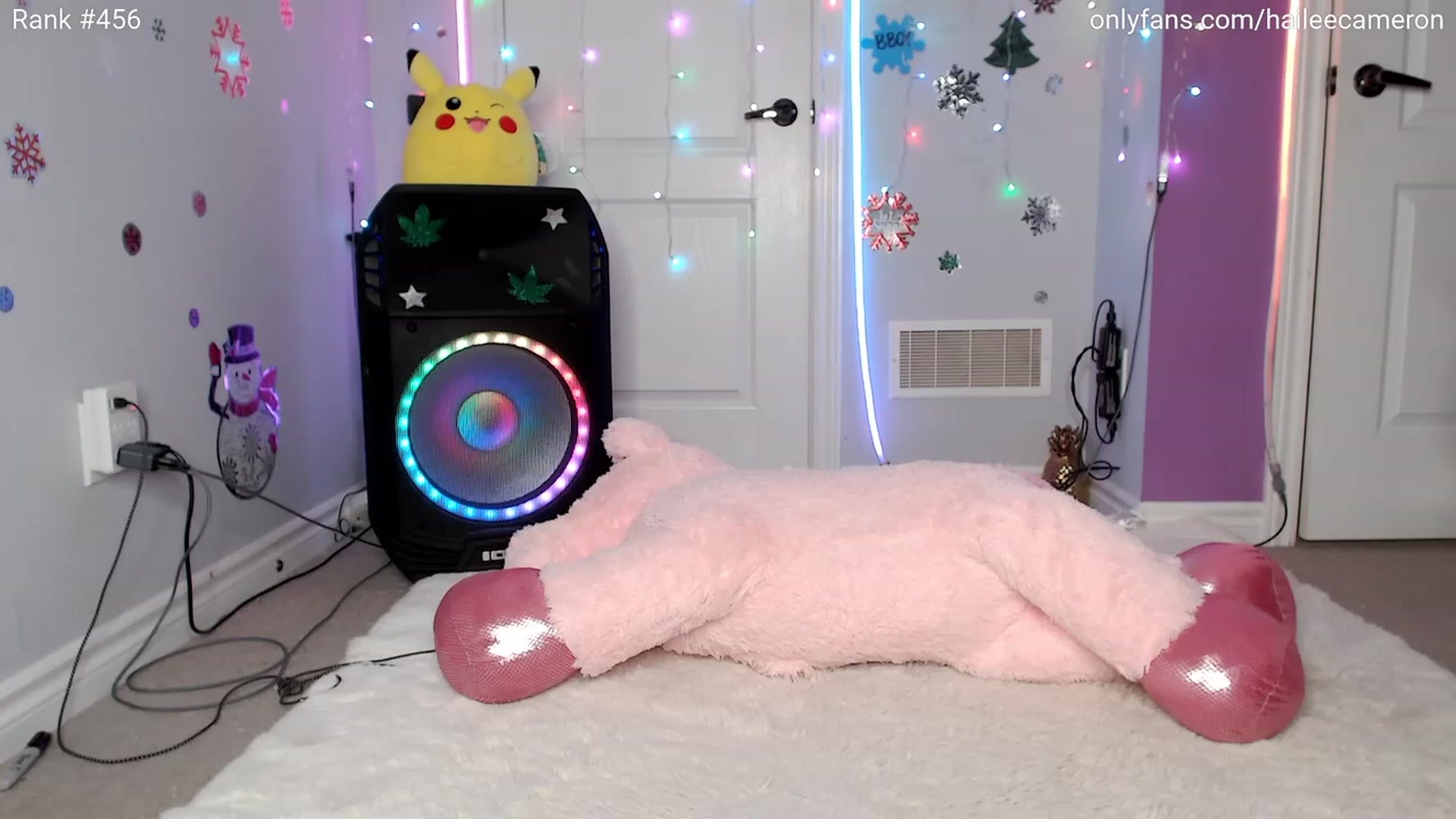 Gallery image thumbnail from HoHoHailee's myfreecams stream on, 12/13/2023, 04:59 image 5 of 20