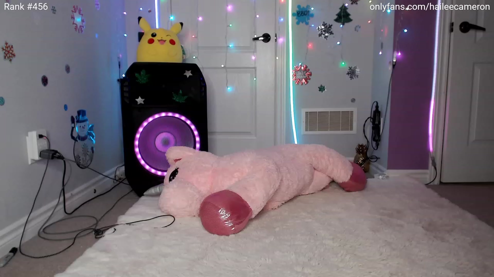 Gallery image thumbnail from HoHoHailee's myfreecams stream on, 12/13/2023, 04:59 image 1 of 20