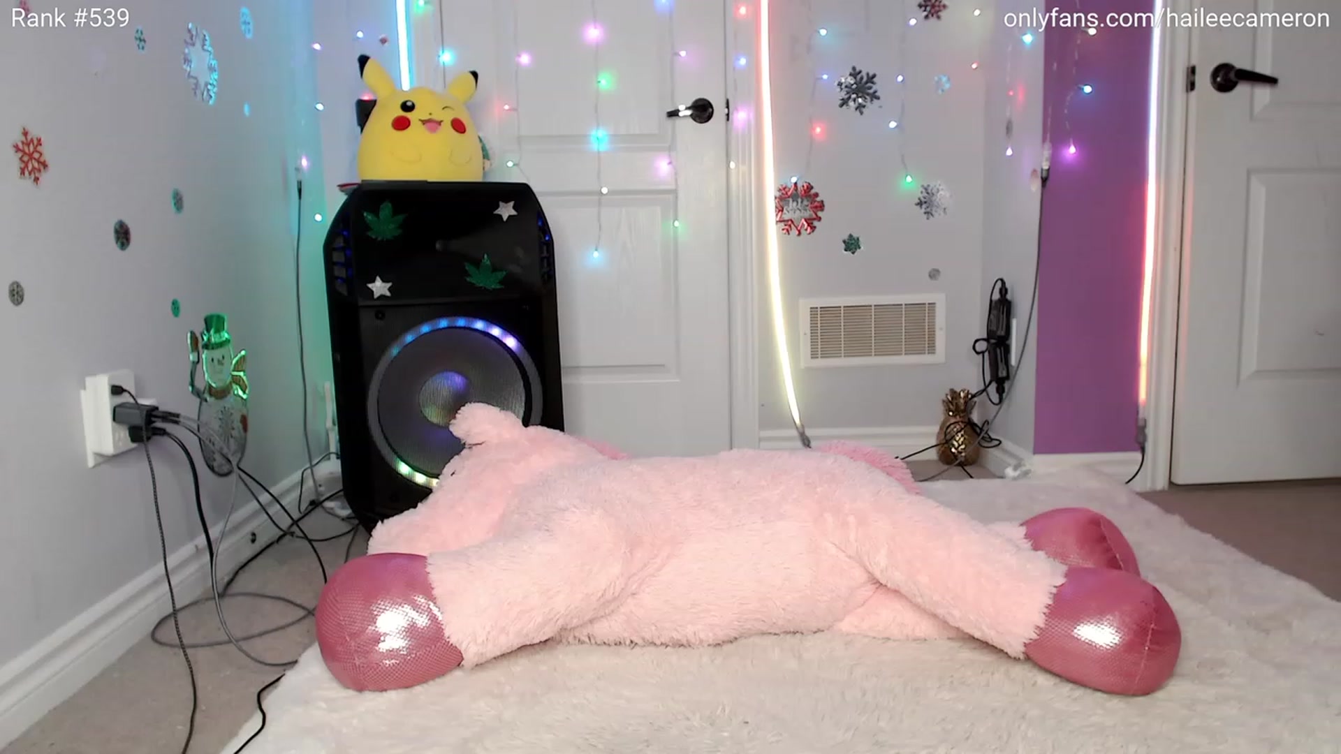Gallery image thumbnail from HoHoHailee's myfreecams stream on, 12/22/2023, 07:45 image 2 of 20
