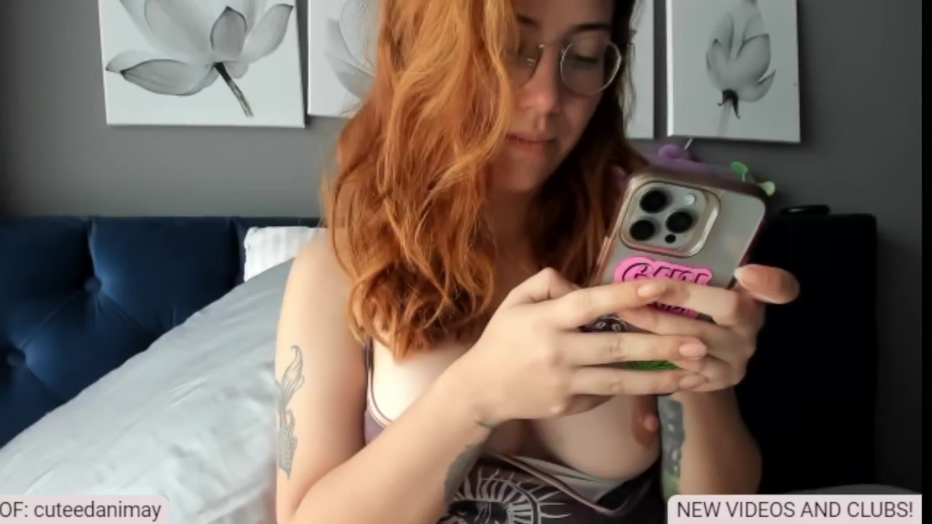 Gallery image thumbnail from HollyDani's myfreecams stream on, 12/13/2024, 17:03 image 1 of 20