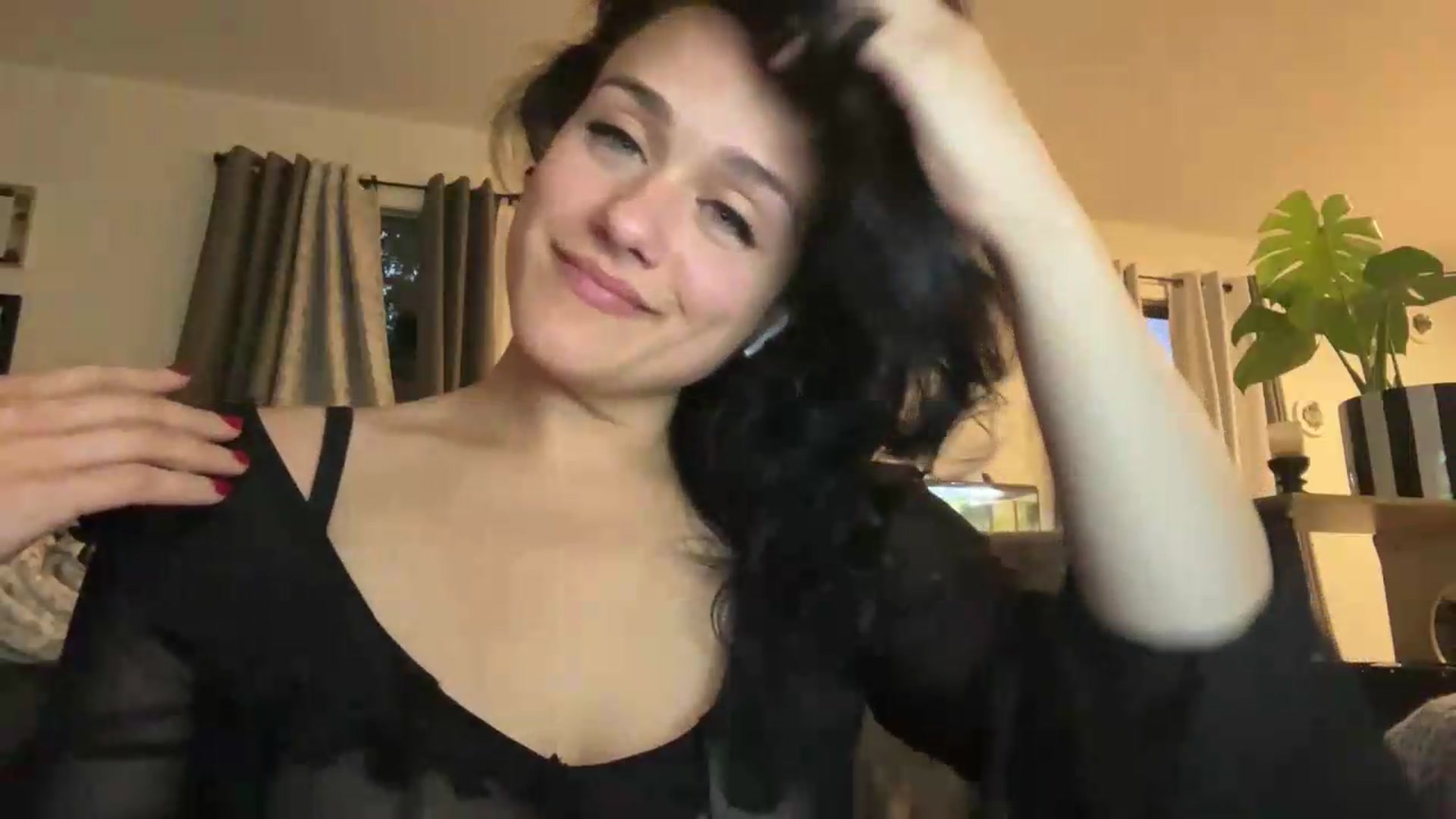 Gallery image thumbnail from HollyDelights's myfreecams stream on, 06/02/2026, 01:27 image 17 of 20
