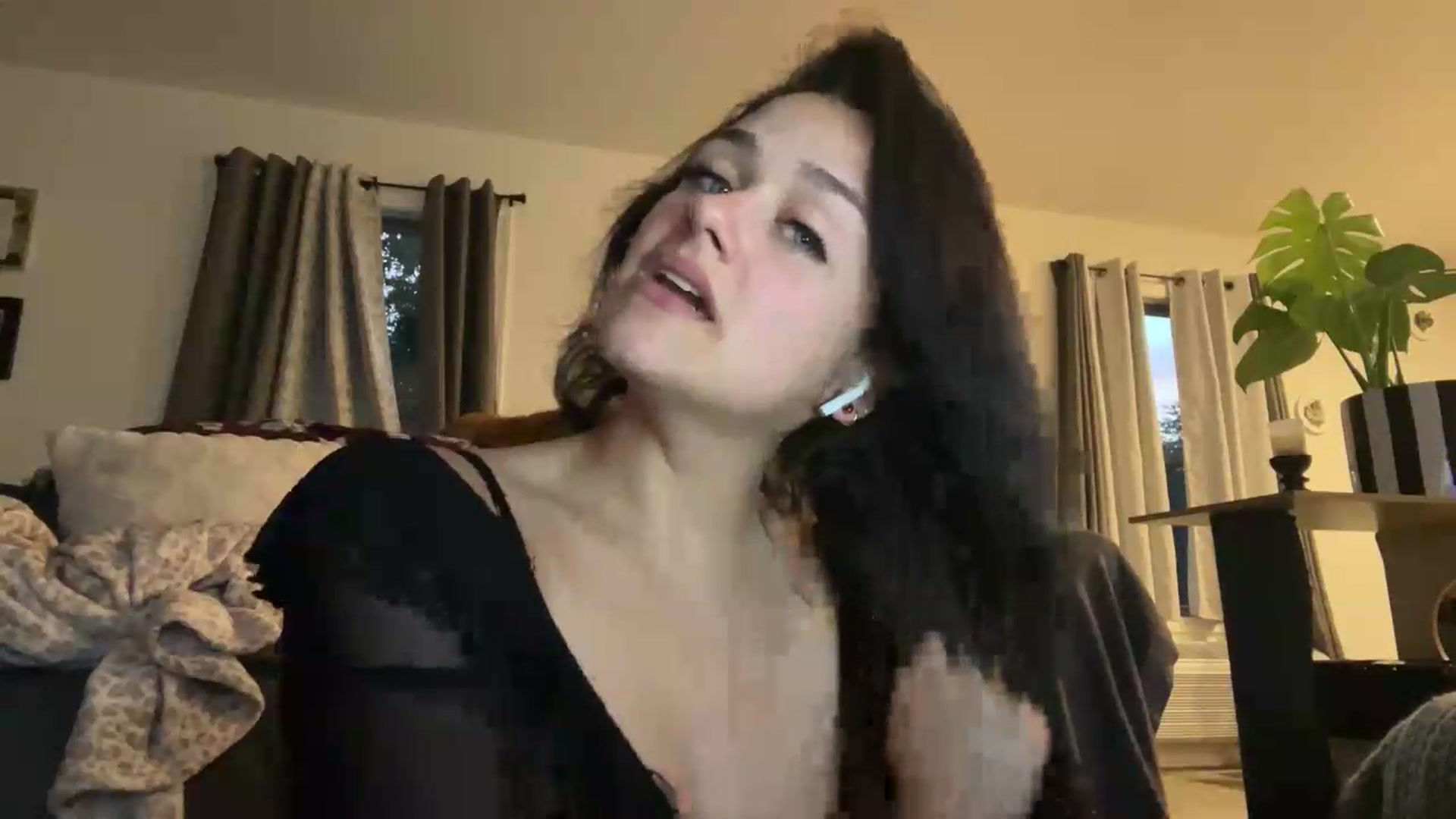 Gallery image thumbnail from HollyDelights's myfreecams stream on, 06/02/2026, 01:27 image 5 of 20