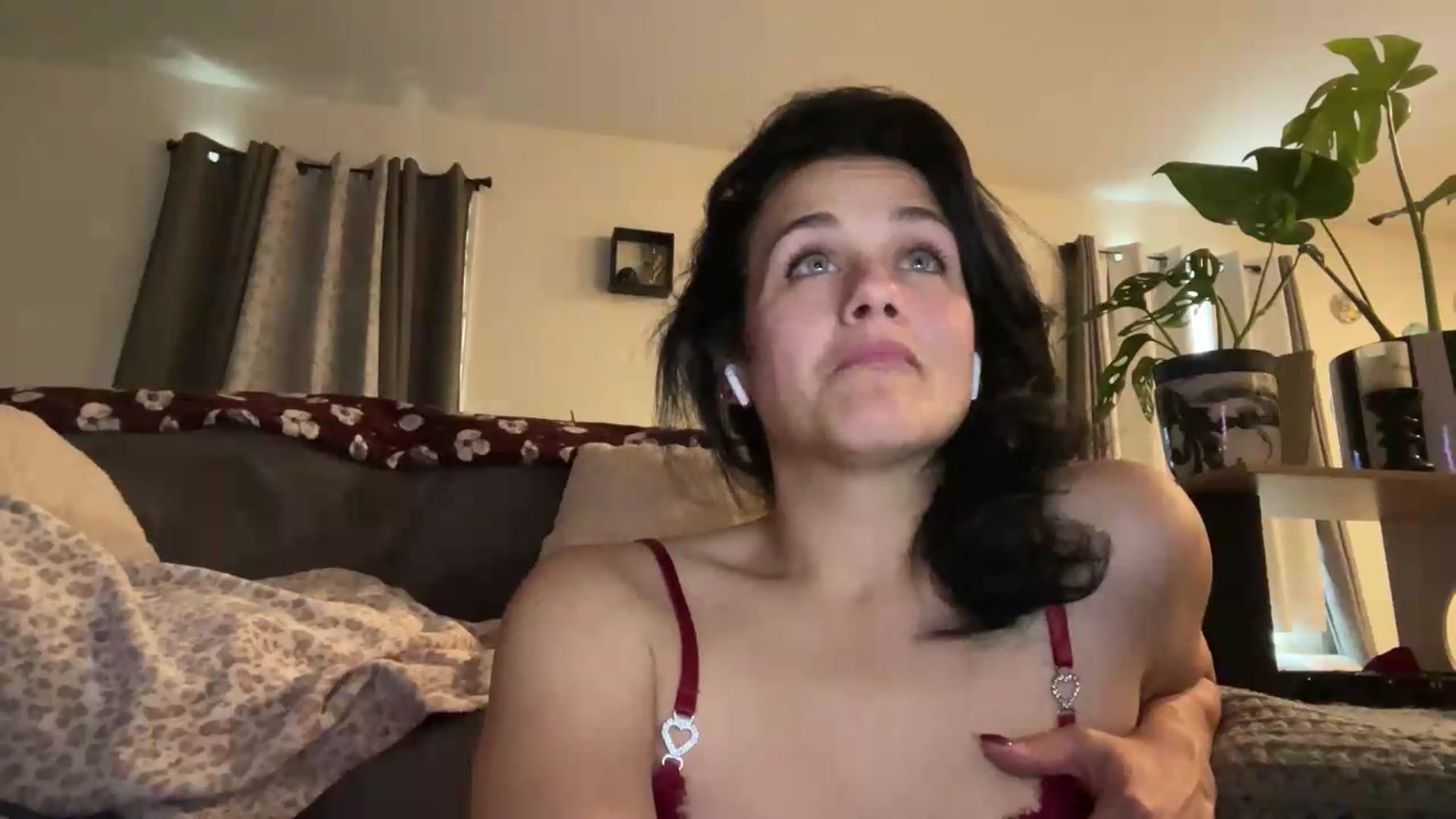 Gallery image thumbnail from HollyDelights's myfreecams stream on, 06/14/2026, 17:08 image 5 of 20