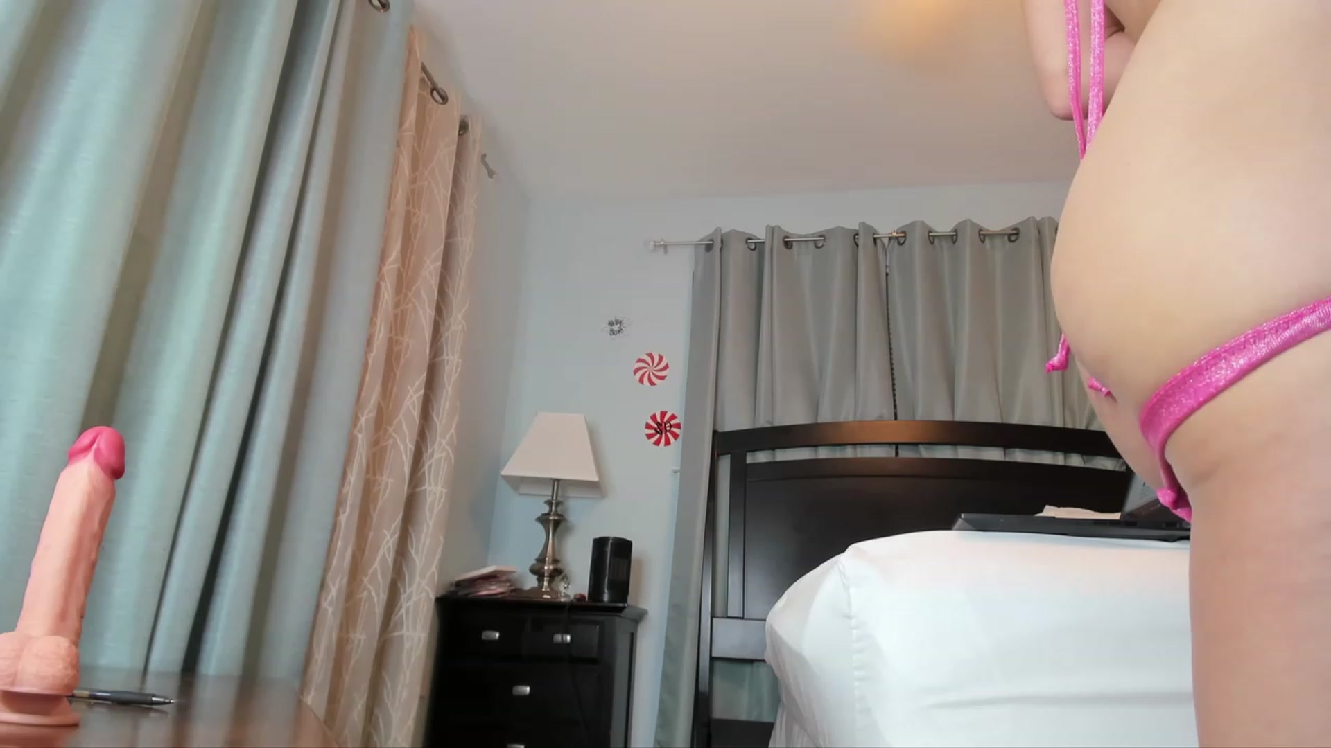Gallery image thumbnail from HollyHanna's myfreecams stream on, 11/21/2022, 04:07 image 4 of 20