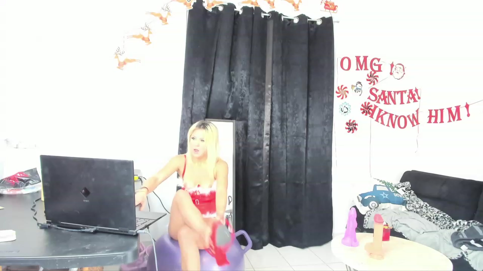 Gallery image thumbnail from HollyHanna's myfreecams stream on, 12/05/2022, 18:03 image 19 of 20