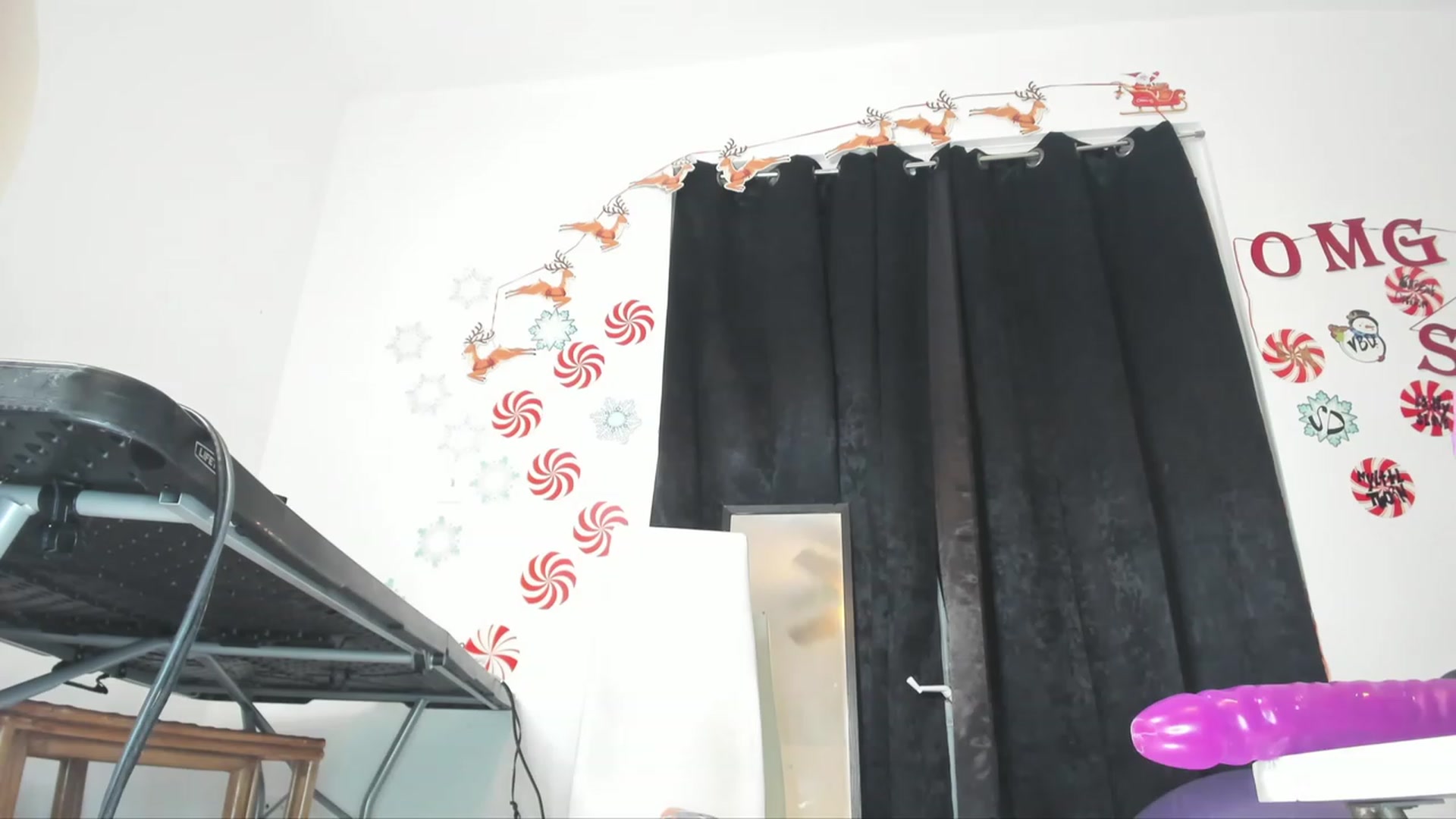 Gallery image thumbnail from HollyHanna's myfreecams stream on, 12/06/2022, 02:31 image 14 of 20