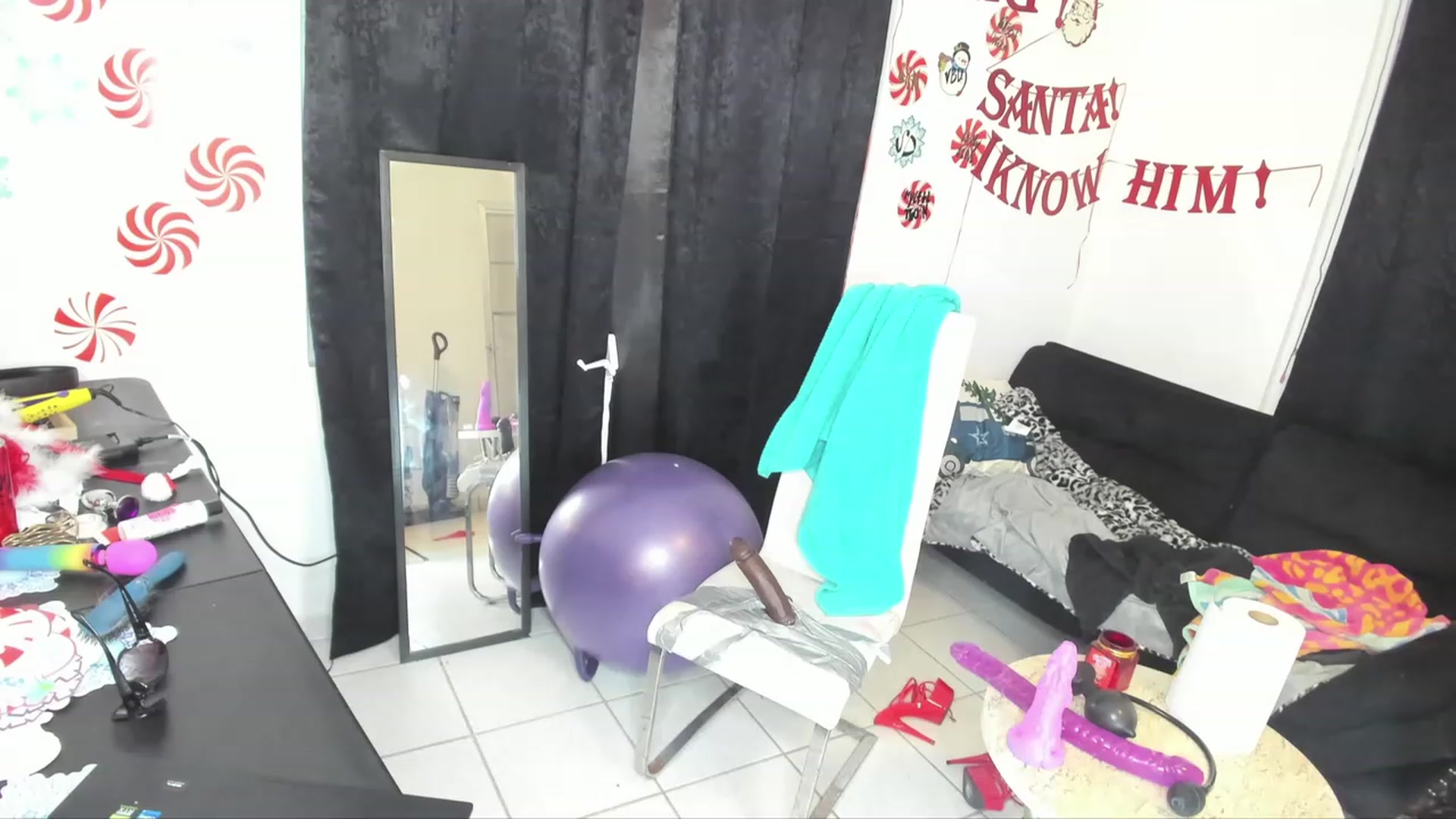 Gallery image thumbnail from HollyHanna's myfreecams stream on, 12/06/2022, 04:58 image 5 of 20