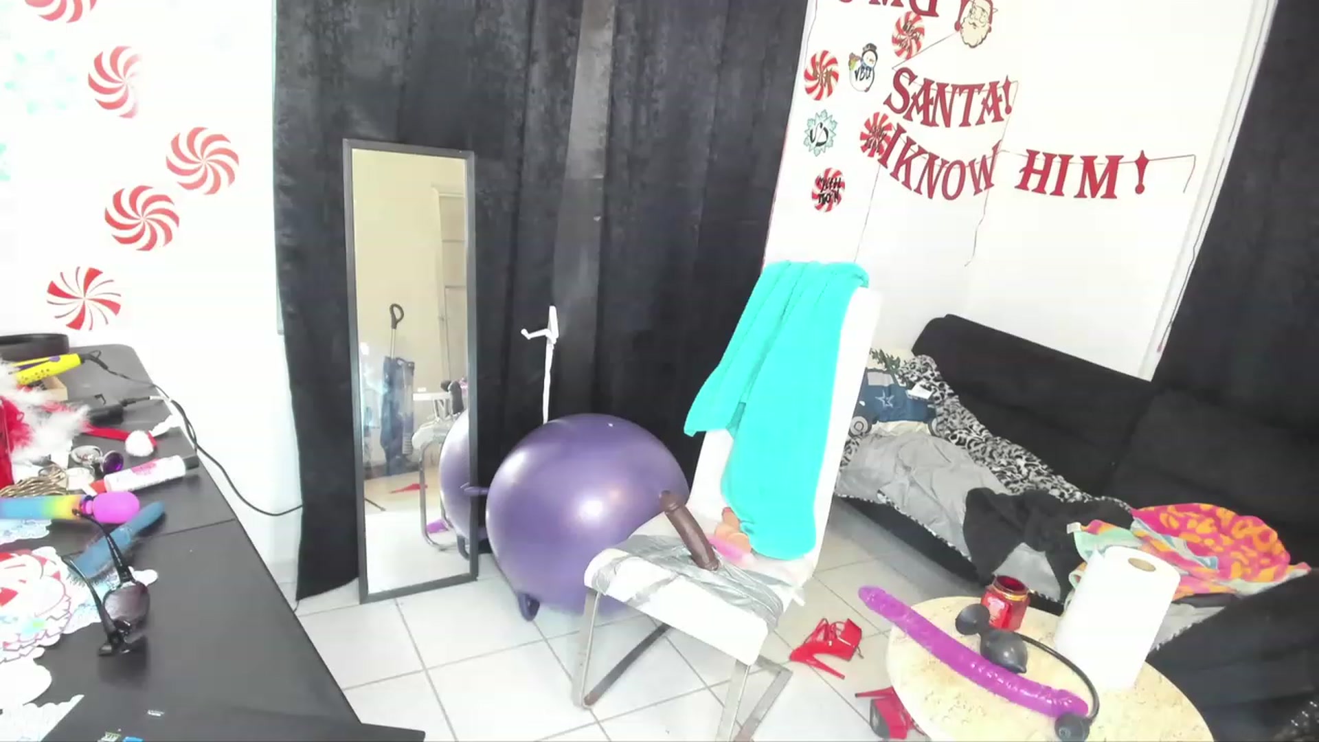 Gallery image thumbnail from HollyHanna's myfreecams stream on, 12/06/2022, 04:58 image 4 of 20
