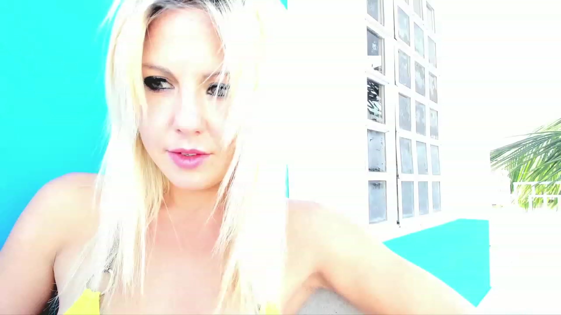 Gallery image thumbnail from HollyHanna's myfreecams stream on, 12/06/2022, 18:29 image 1 of 20