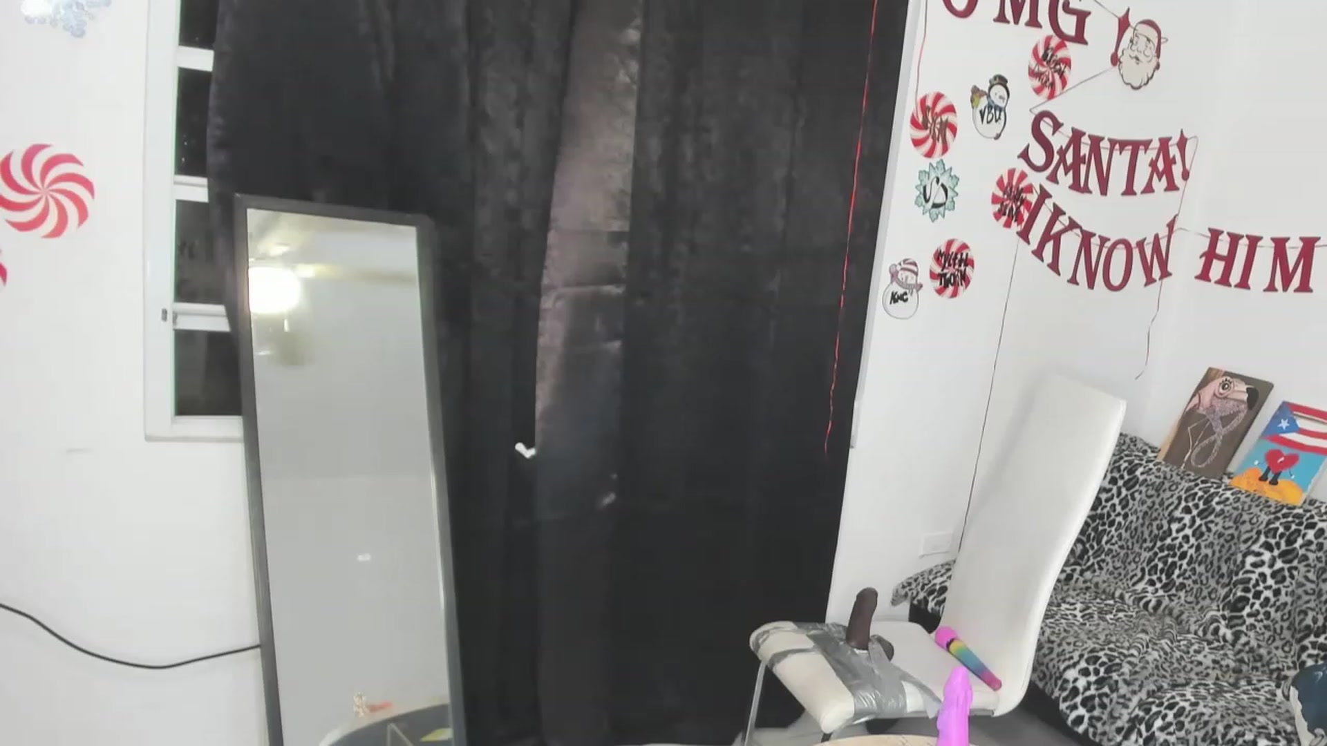 Gallery image thumbnail from HollyHanna's myfreecams stream on, 12/08/2022, 22:36 image 3 of 20