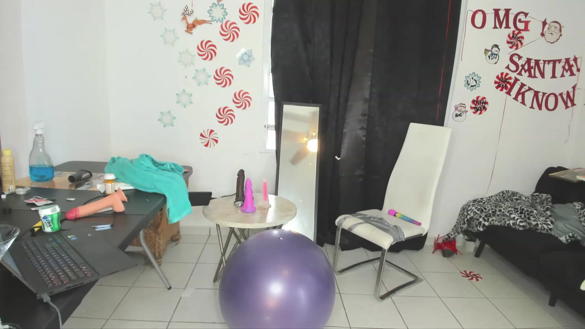 Gallery image thumbnail from HollyHanna's myfreecams stream on, 12/10/2022, 17:35 image 16 of 20