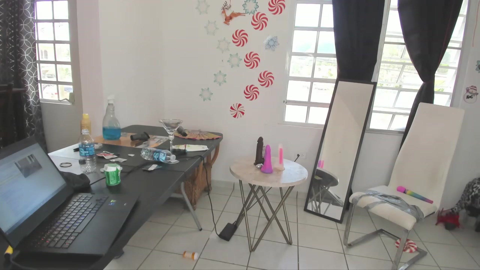 Gallery image thumbnail from HollyHanna's myfreecams stream on, 12/10/2022, 18:51 image 19 of 20