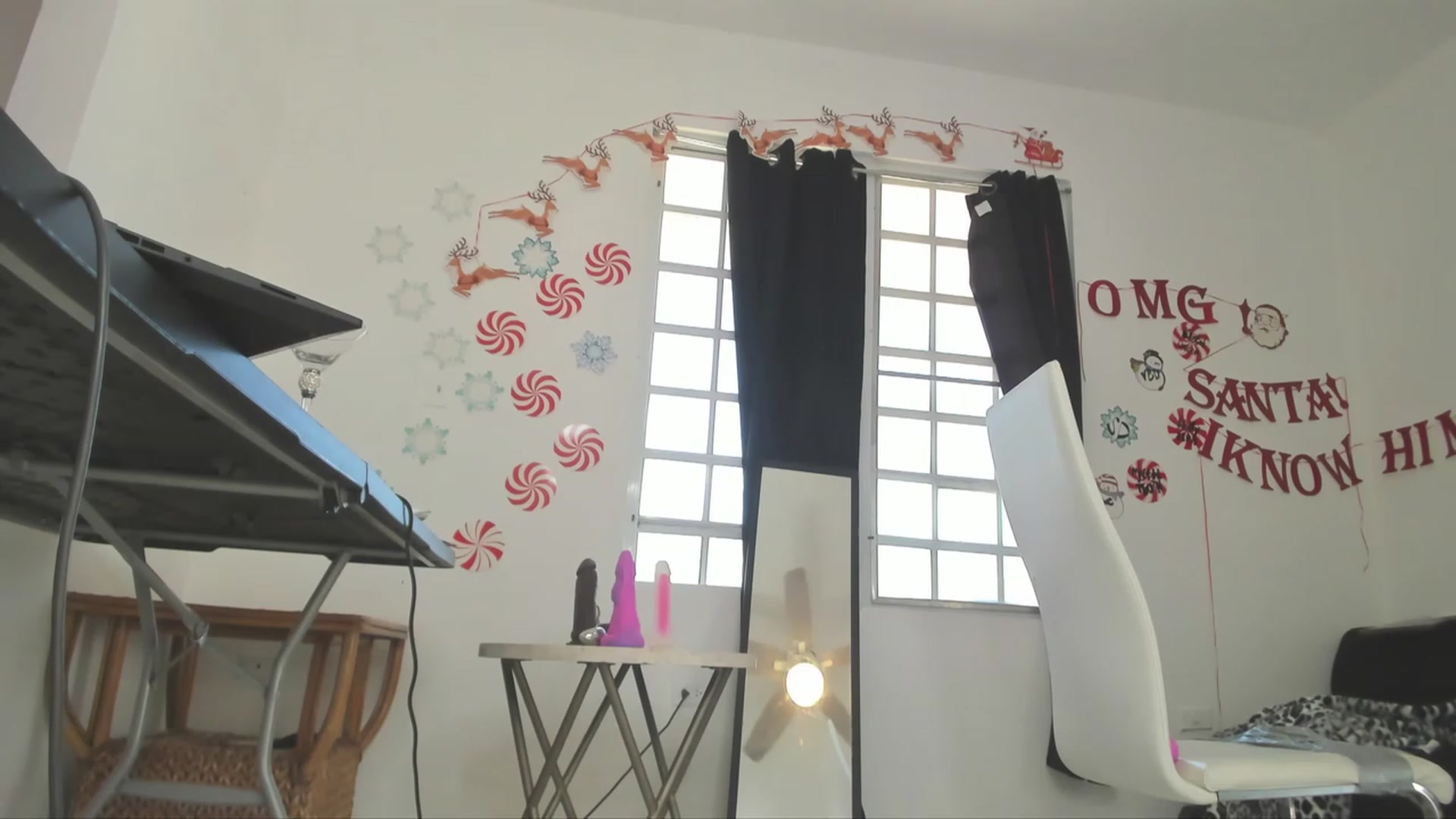 Gallery image thumbnail from HollyHanna's myfreecams stream on, 12/10/2022, 19:27 image 13 of 20