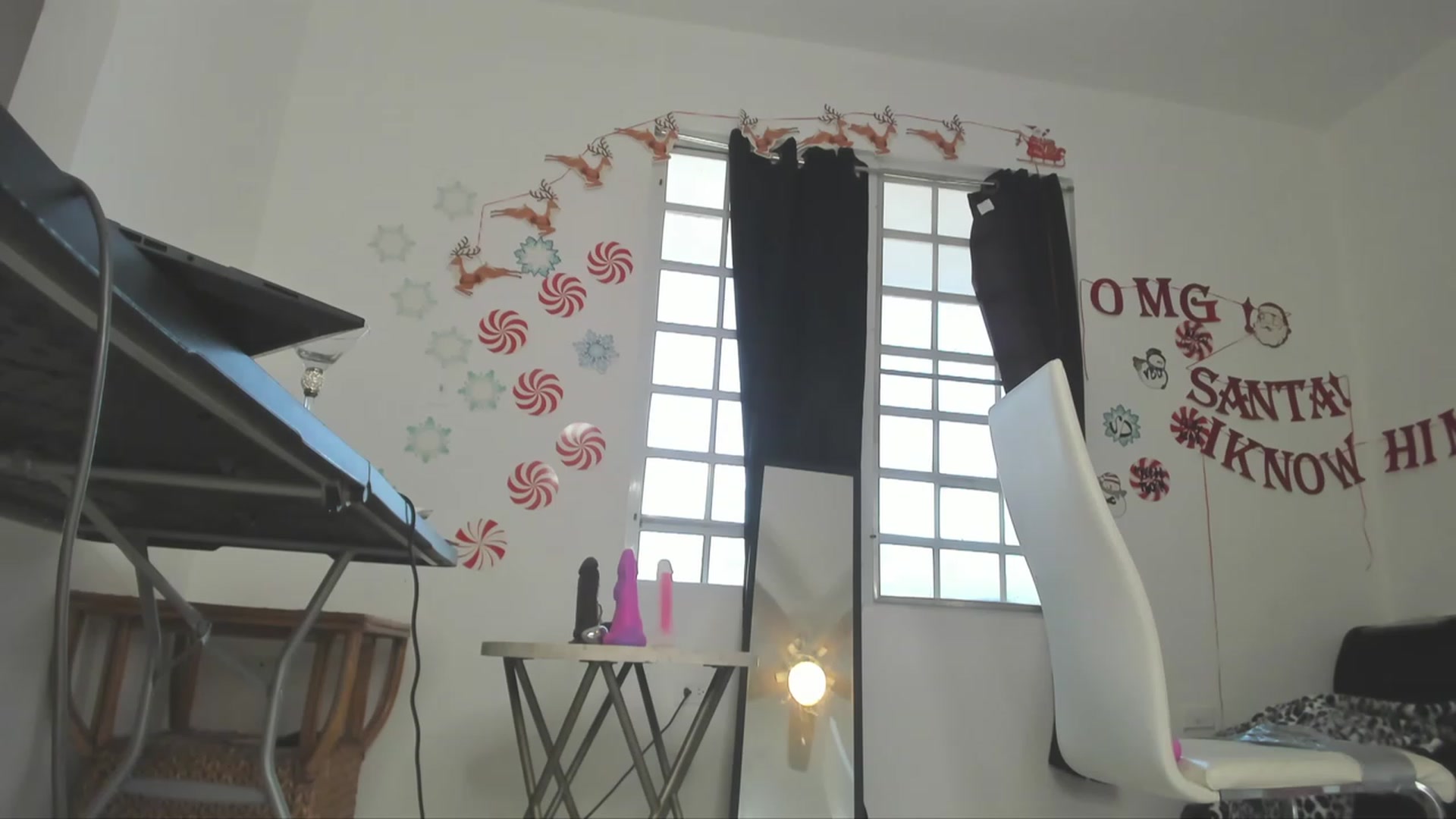 Gallery image thumbnail from HollyHanna's myfreecams stream on, 12/10/2022, 19:27 image 12 of 20