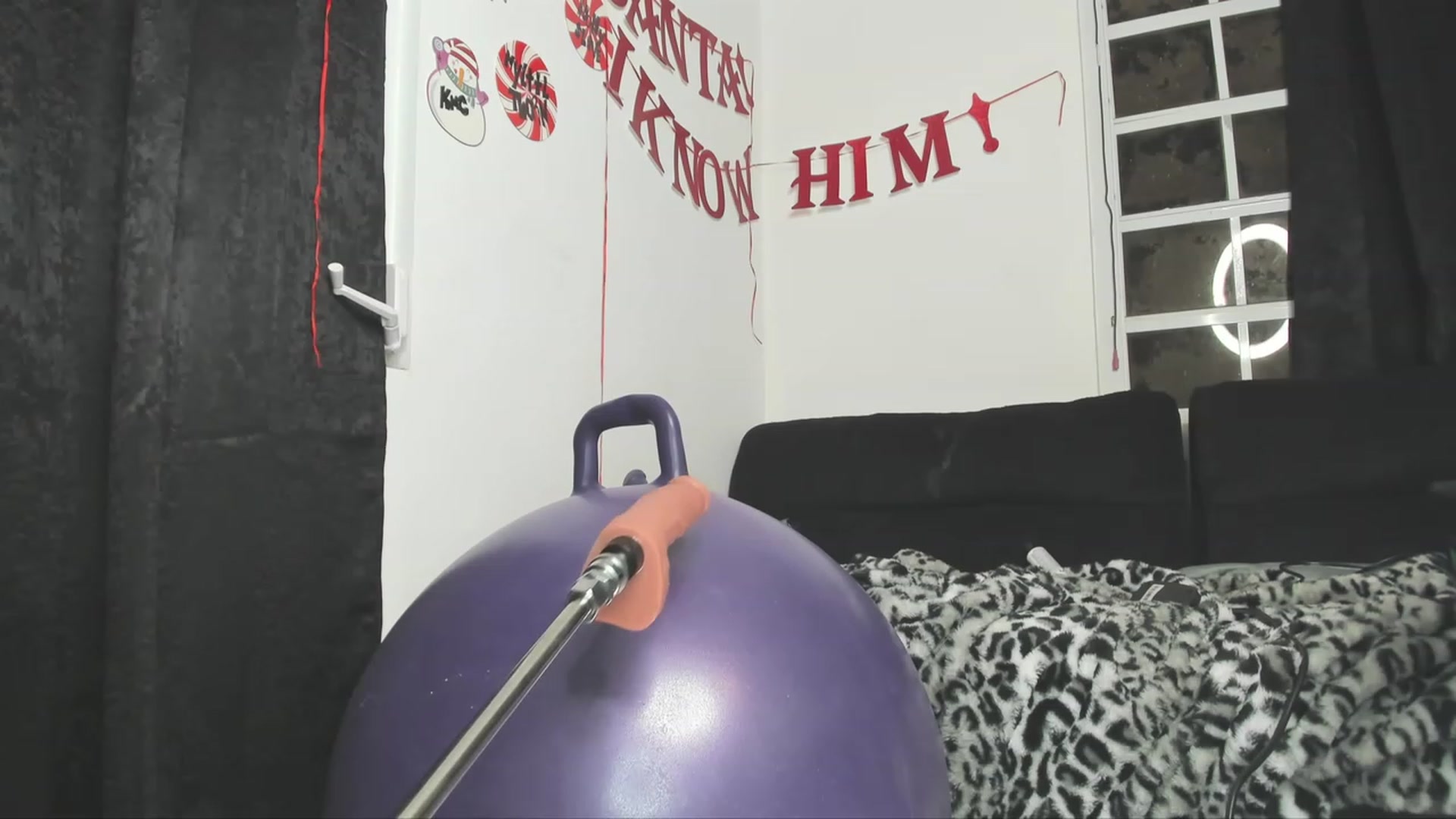 Gallery image thumbnail from HollyHanna's myfreecams stream on, 12/13/2022, 02:57 image 14 of 20