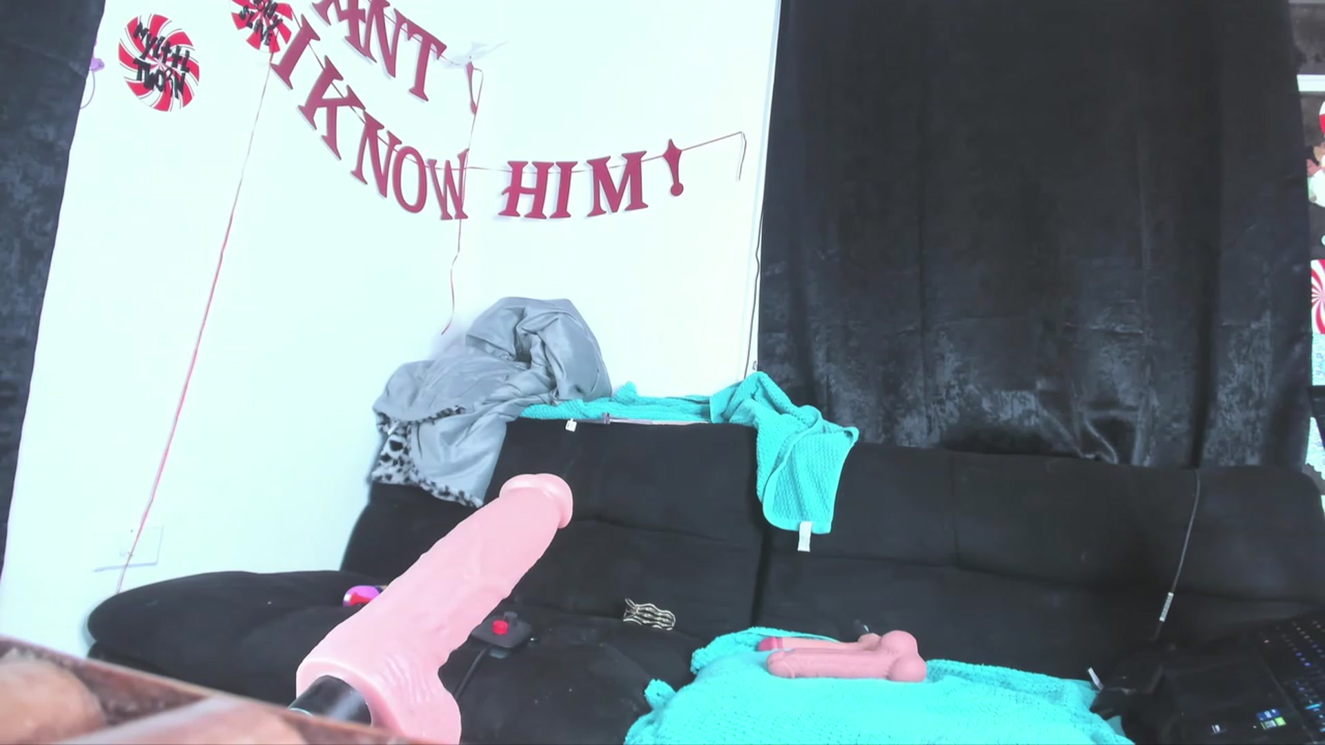 Gallery image thumbnail from HollyHanna's myfreecams stream on, 12/15/2022, 03:19 image 8 of 20