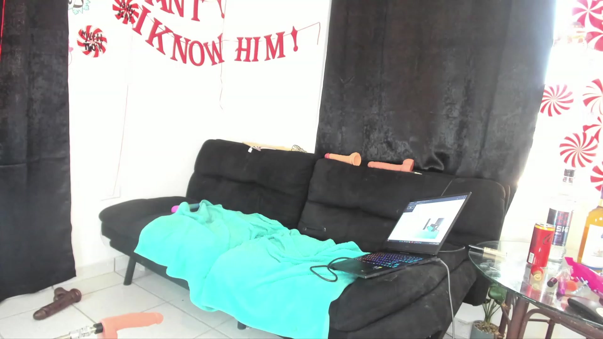 Gallery image thumbnail from HollyHanna's myfreecams stream on, 12/15/2022, 21:38 image 3 of 20