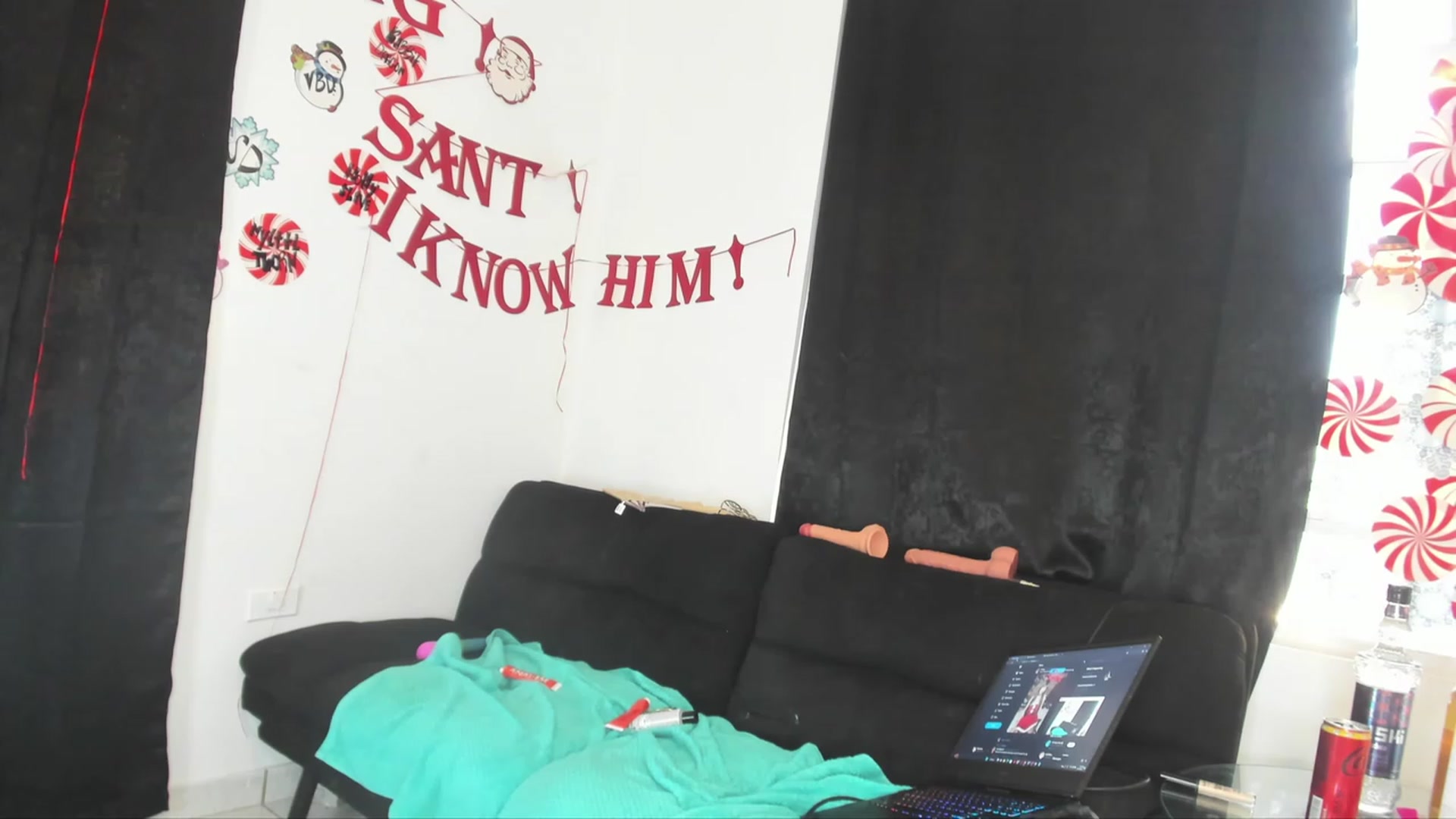 Gallery image thumbnail from HollyHanna's myfreecams stream on, 12/15/2022, 21:38 image 6 of 20