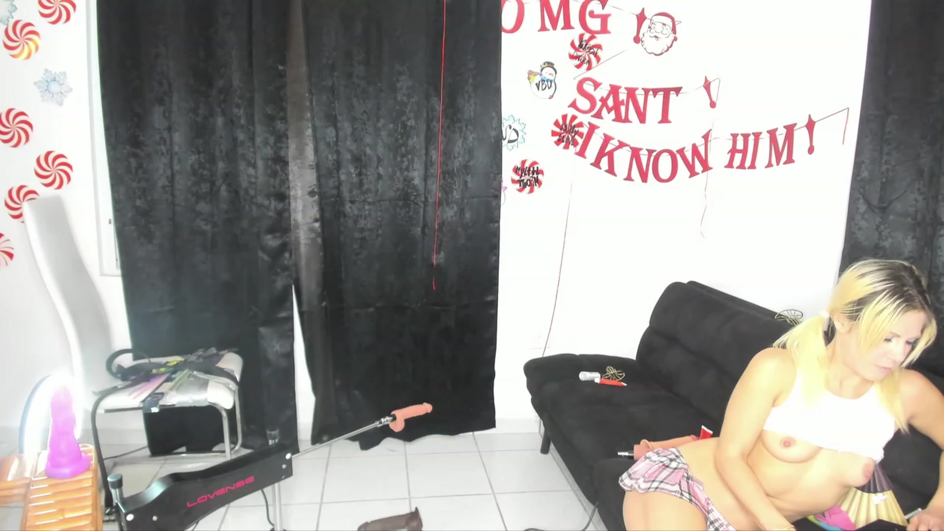 Gallery image thumbnail from HollyHanna's myfreecams stream on, 12/16/2022, 02:23 image 2 of 20