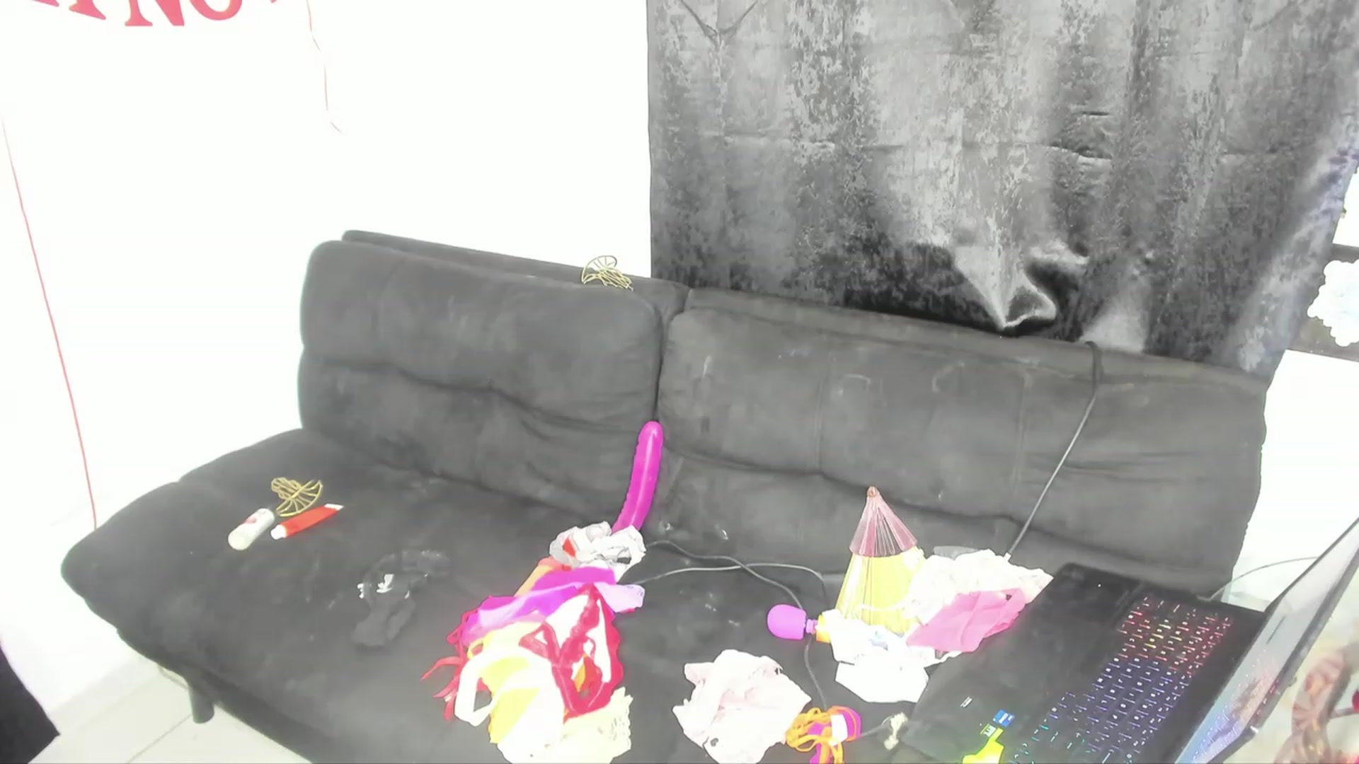 Gallery image thumbnail from HollyHanna's myfreecams stream on, 12/16/2022, 02:23 image 12 of 20