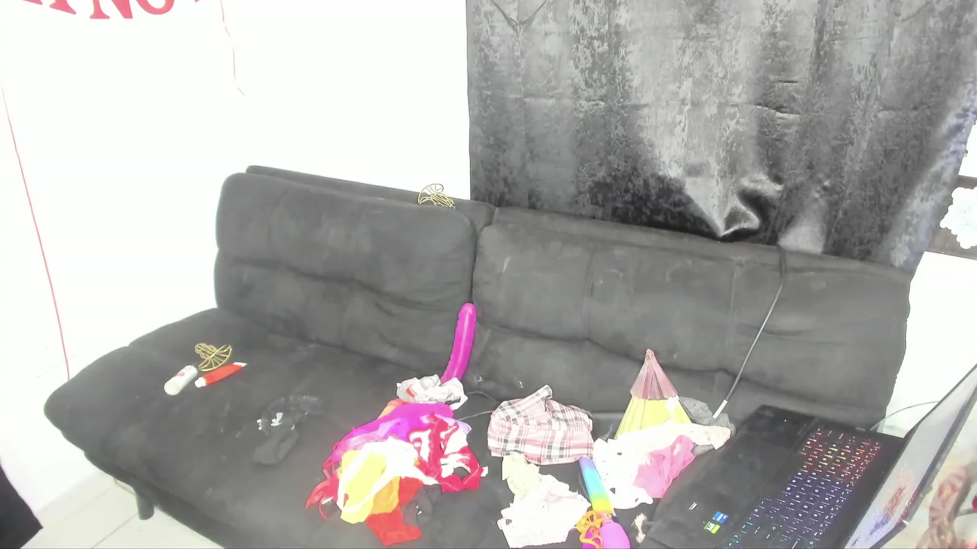 Gallery image thumbnail from HollyHanna's myfreecams stream on, 12/16/2022, 02:23 image 14 of 20
