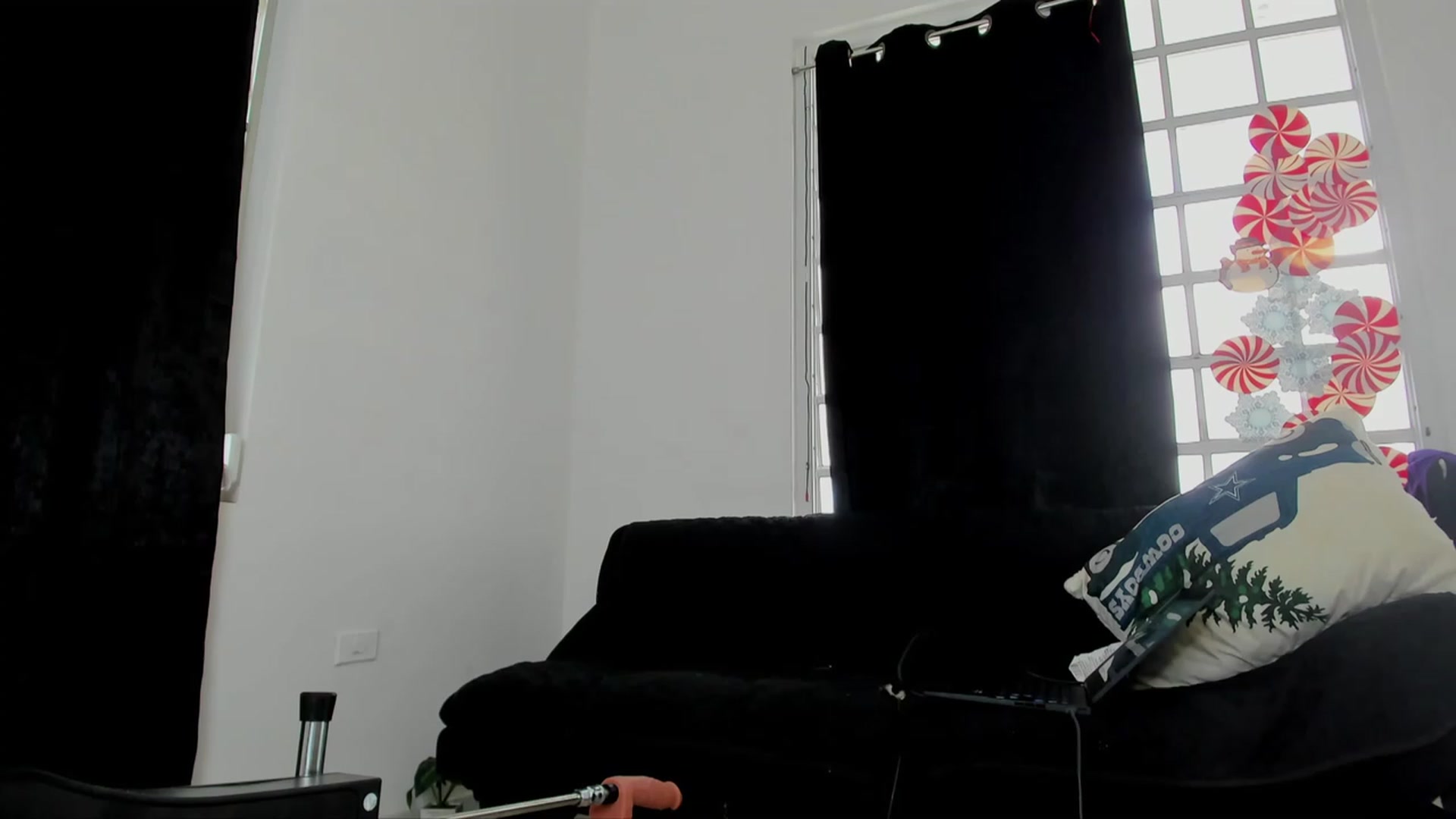Gallery image thumbnail from HollyHanna's myfreecams stream on, 12/19/2022, 21:02 image 1 of 20