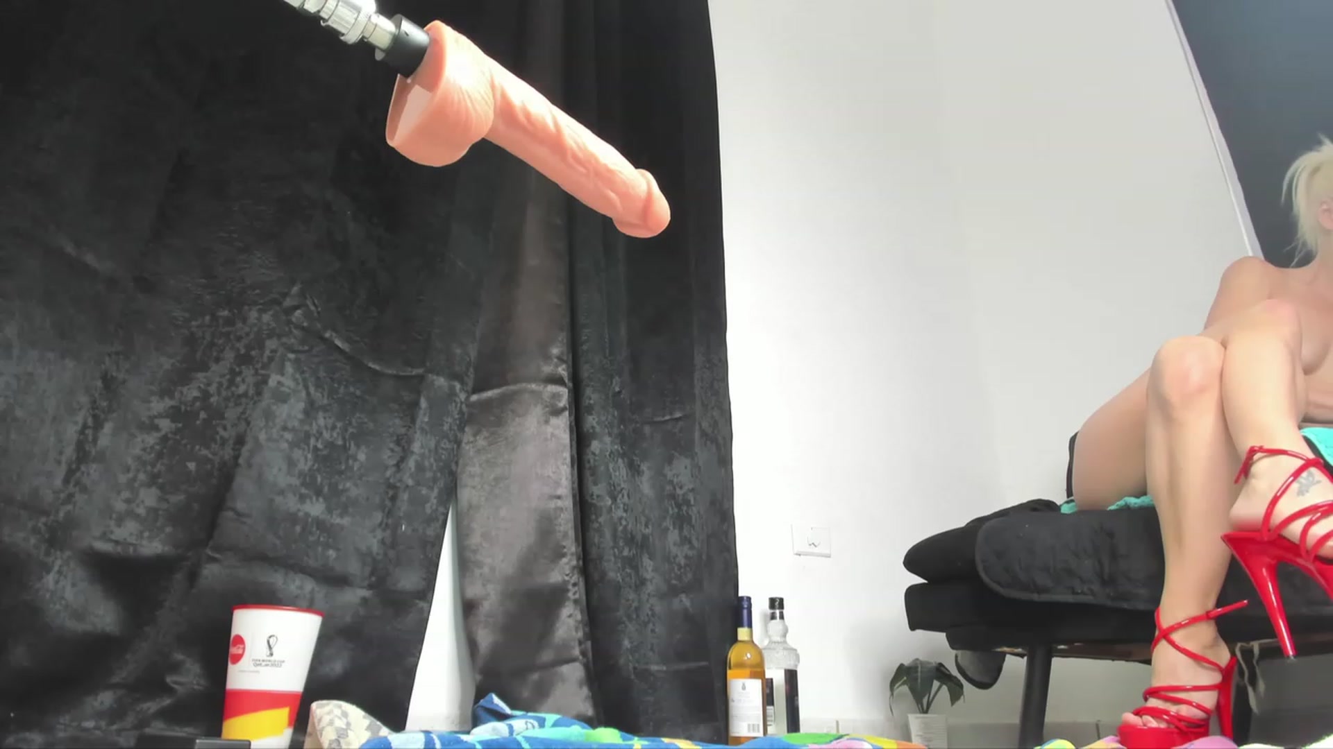 Gallery image thumbnail from HollyHanna's myfreecams stream on, 12/23/2022, 19:25 image 12 of 20