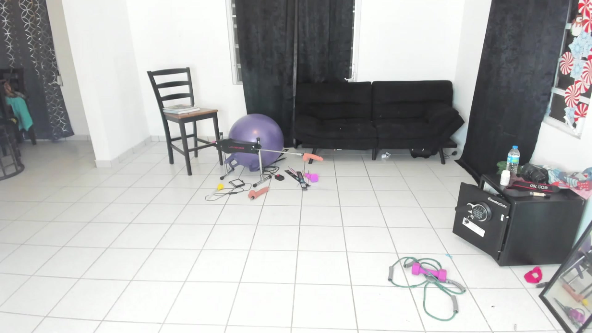 Gallery image thumbnail from HollyHanna's myfreecams stream on, 12/27/2022, 24:37 image 6 of 20