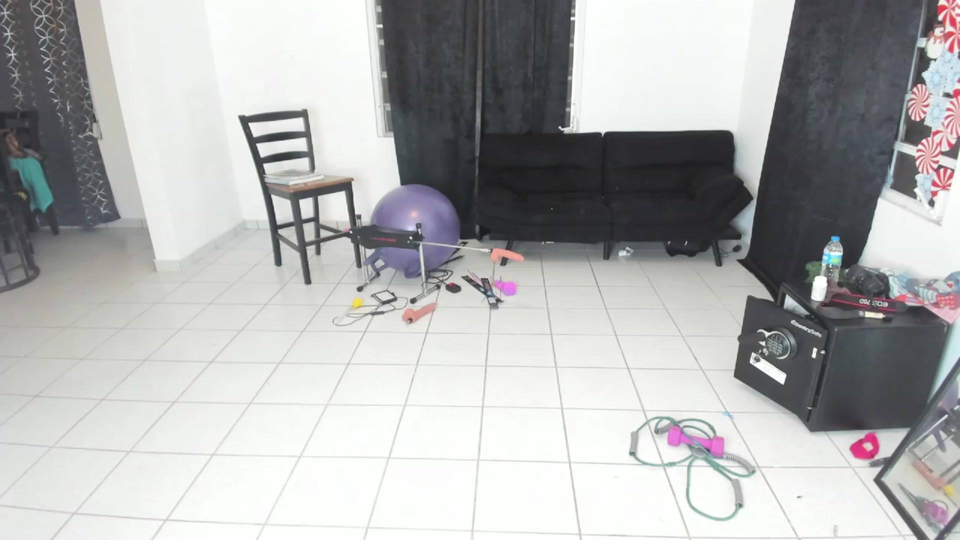 Gallery image thumbnail from HollyHanna's myfreecams stream on, 12/27/2022, 24:37 image 4 of 20